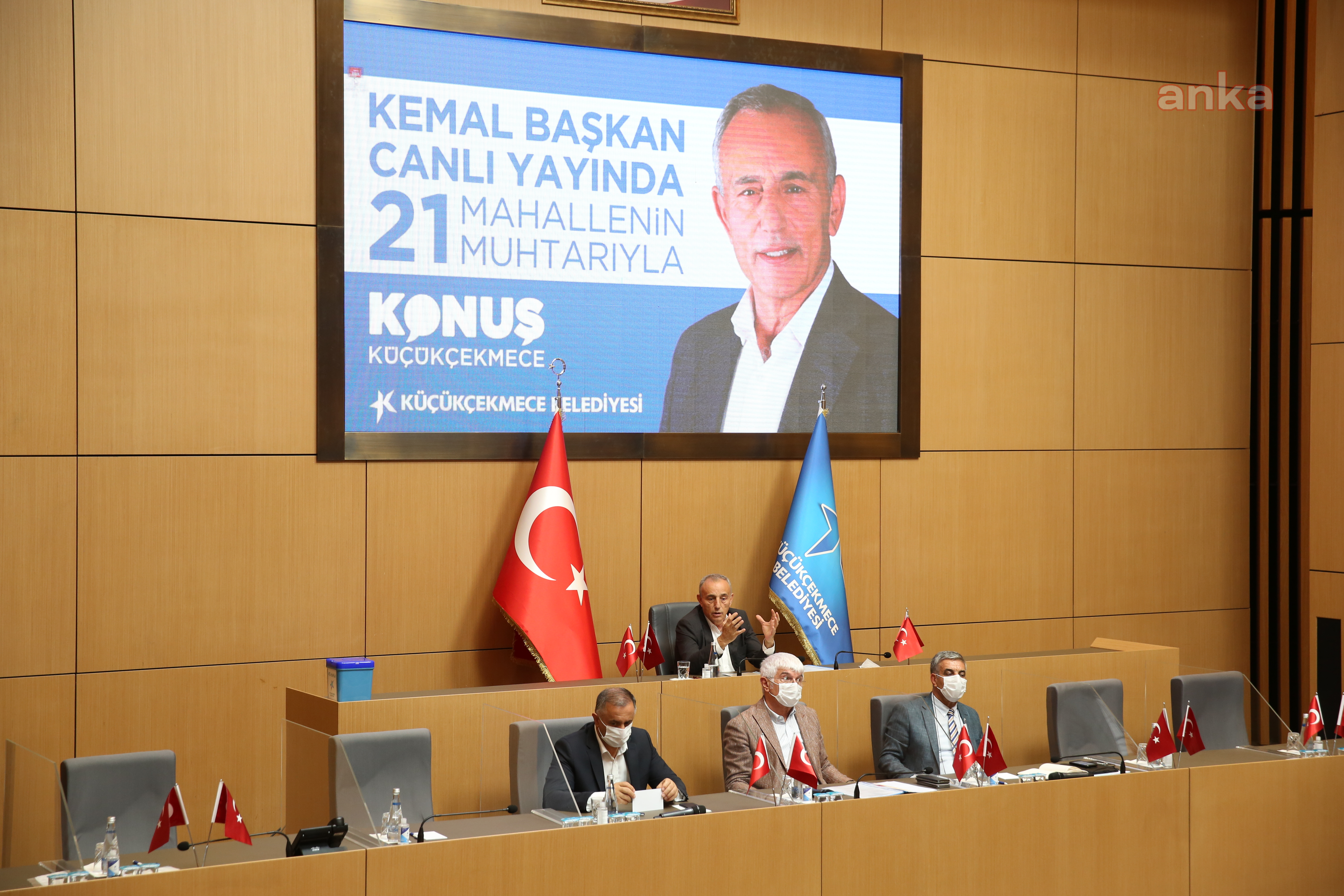 BAŞKAN ÇEBİ 21 MAHALLE MUHTARIYLA KÜÇÜKÇEKMECEM TV'DE CANLI YAYINDA BULUŞTU