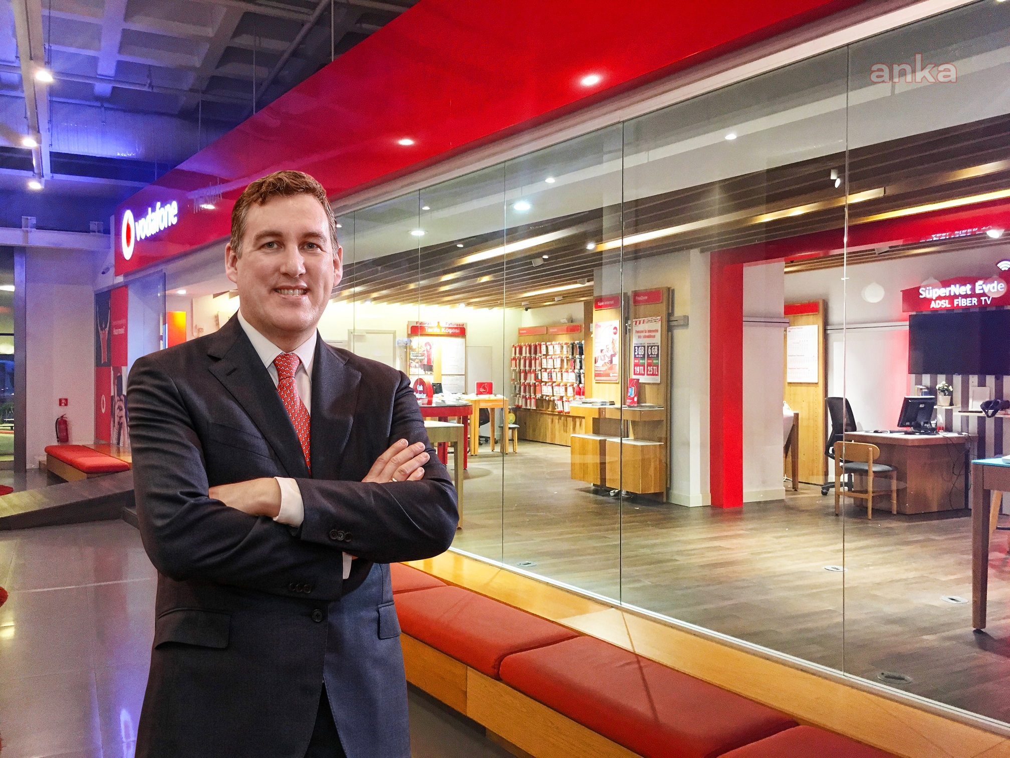 VODAFONE’NİN SERVİS GELİRLERİ YÜZDE 13.8 ARTTI