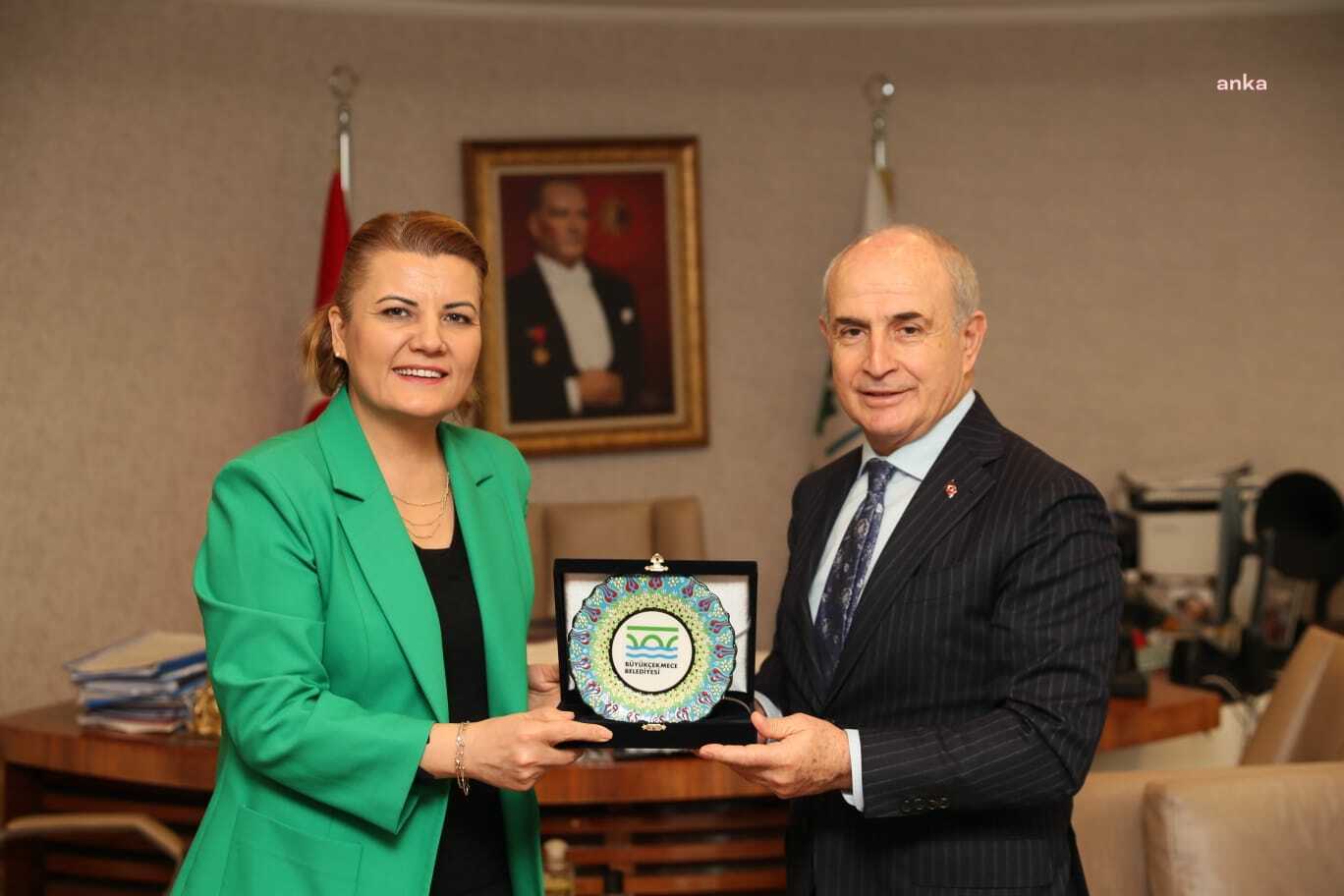 İZMİT BELEDİYE BAŞKANI HÜRRİYET, BÜYÜKÇEKMECE BELEDİYE BAŞKANI AKGÜN’Ü AĞIRLADI