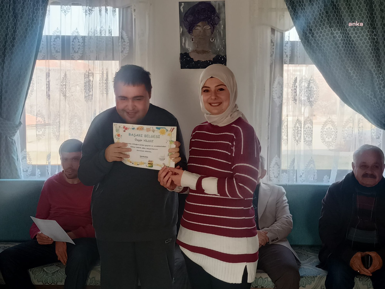 KIRŞEHİR BELEDİYESİ'NİN ENGELSİZ YAŞAM REHABİLİTASYON MERKEZİ’NDE ÖĞRENCİLER KARNELERİNİ ALDI