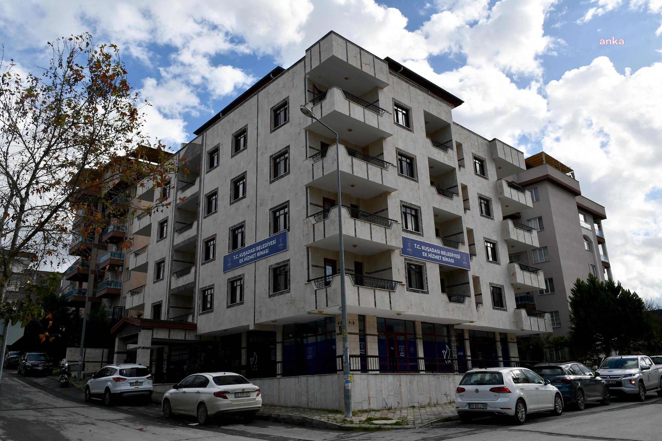 KUŞADASI BELEDİYESİ EK HİZMET BİNASINA TAŞINDI