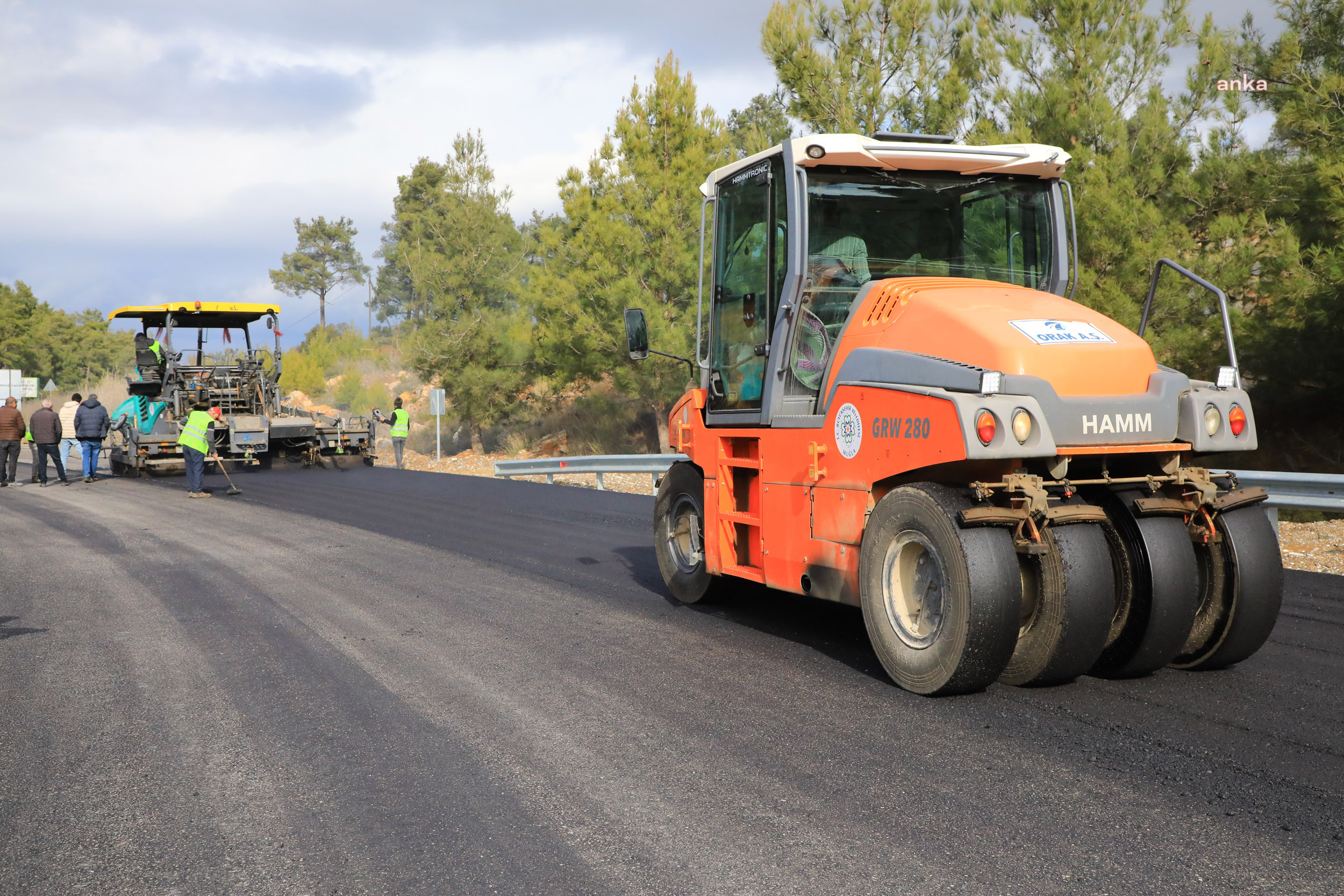 MUĞLA BÜYÜKŞEHİR, KAVAKLIDERE’DE YOL ÇALIŞMALARINI TAMAMLIYOR