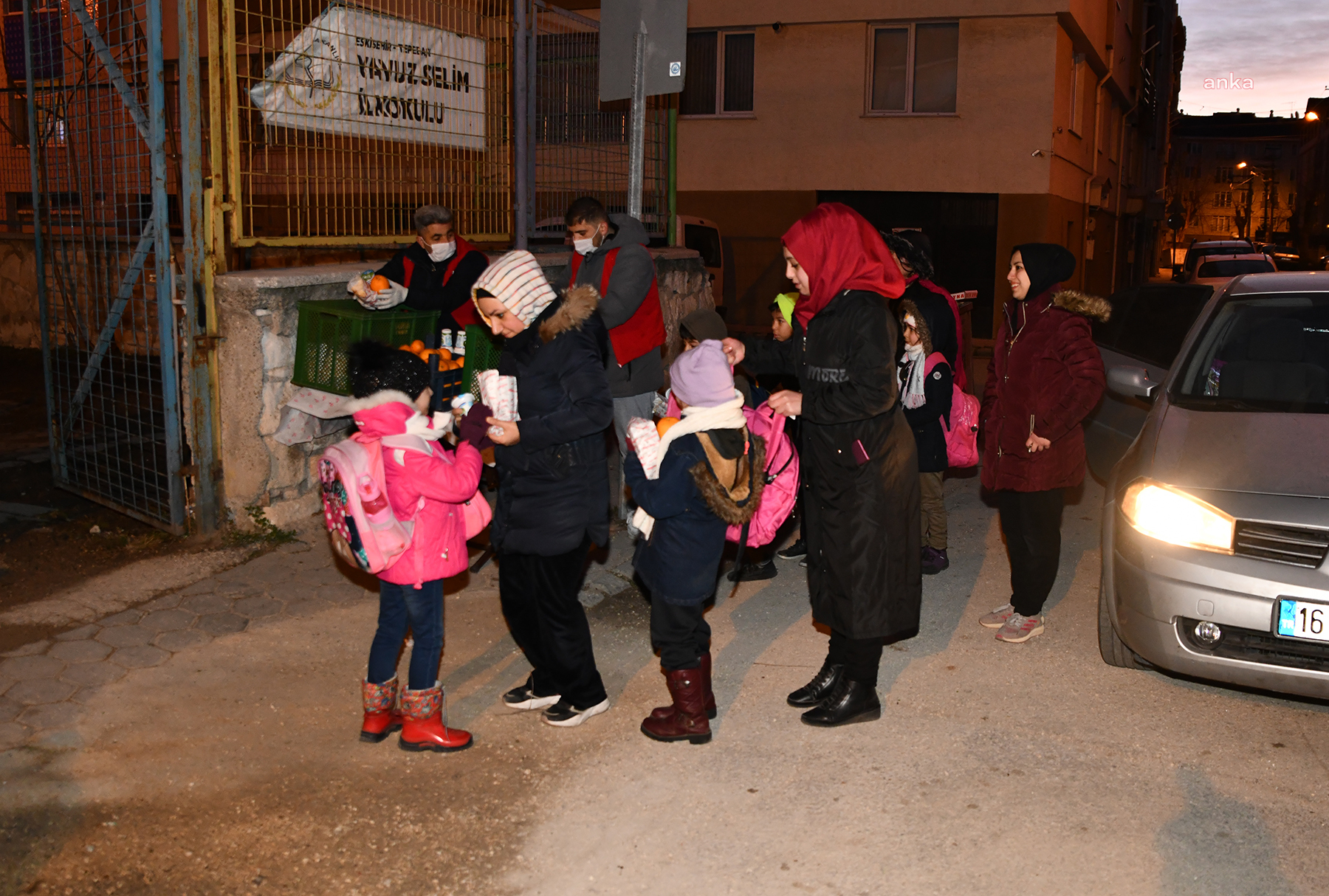 TEPEBAŞI’NDA BESLENME DESTEĞİNE DÖNEM TATİLİ ARASI