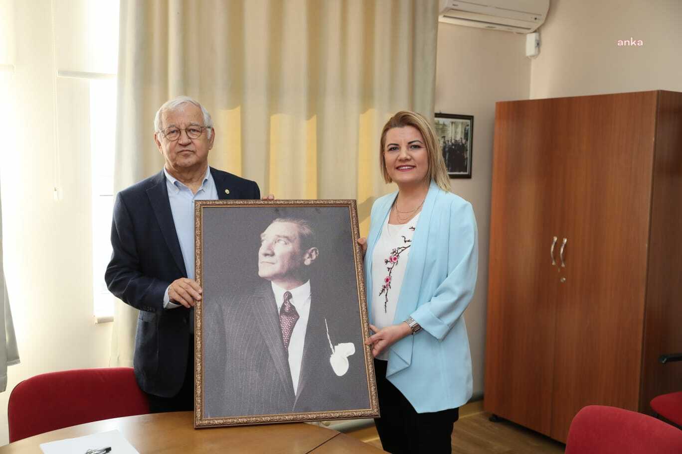 İZMİT BELEDİYE BAŞKANI HÜRRİYET'TEN OKUL ZİYARETİ