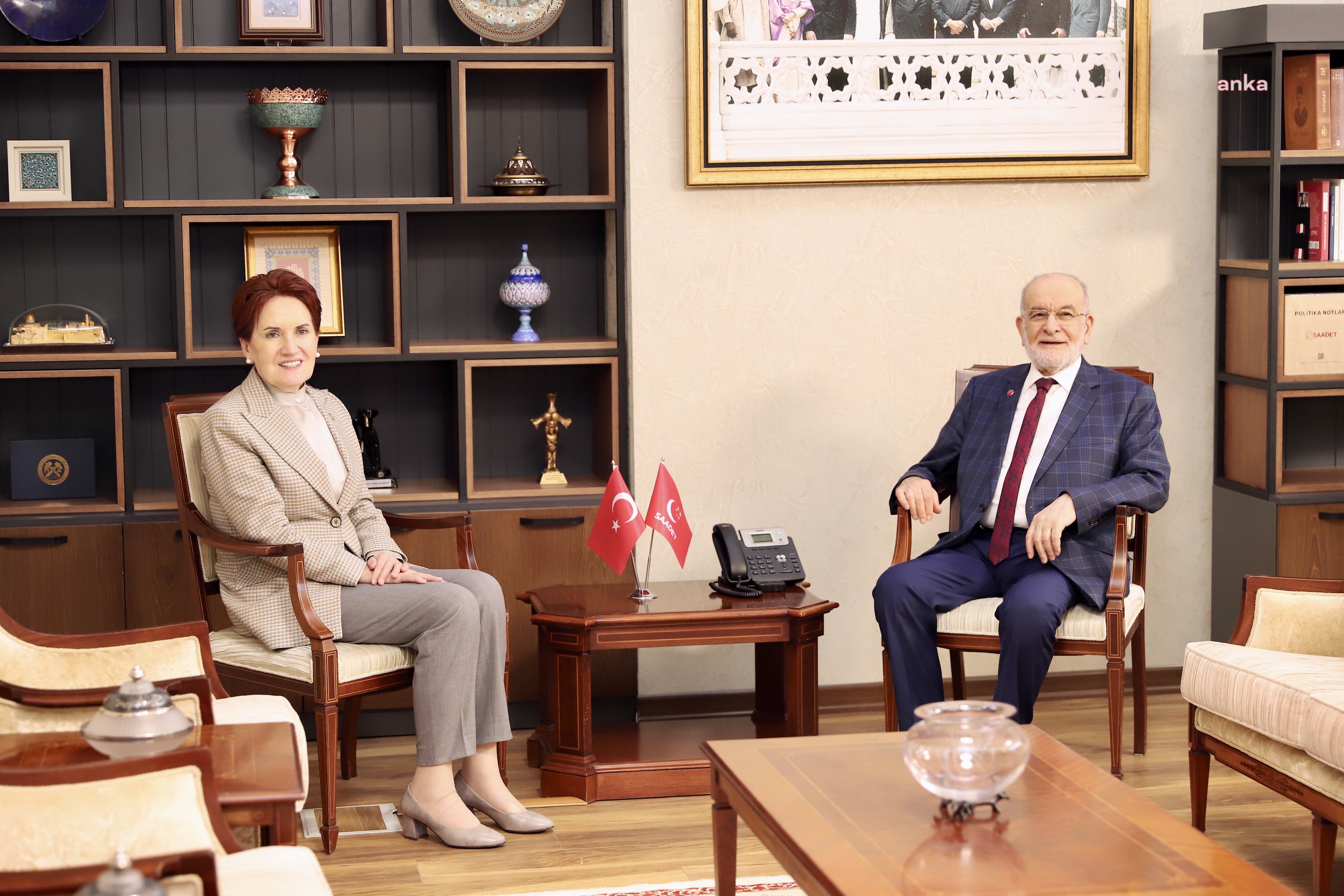 AKŞENER, ALTILI MASA TOPLANTISINDAN ÖNCE KARAMOLLAOĞLU İLE GÖRÜŞTÜ