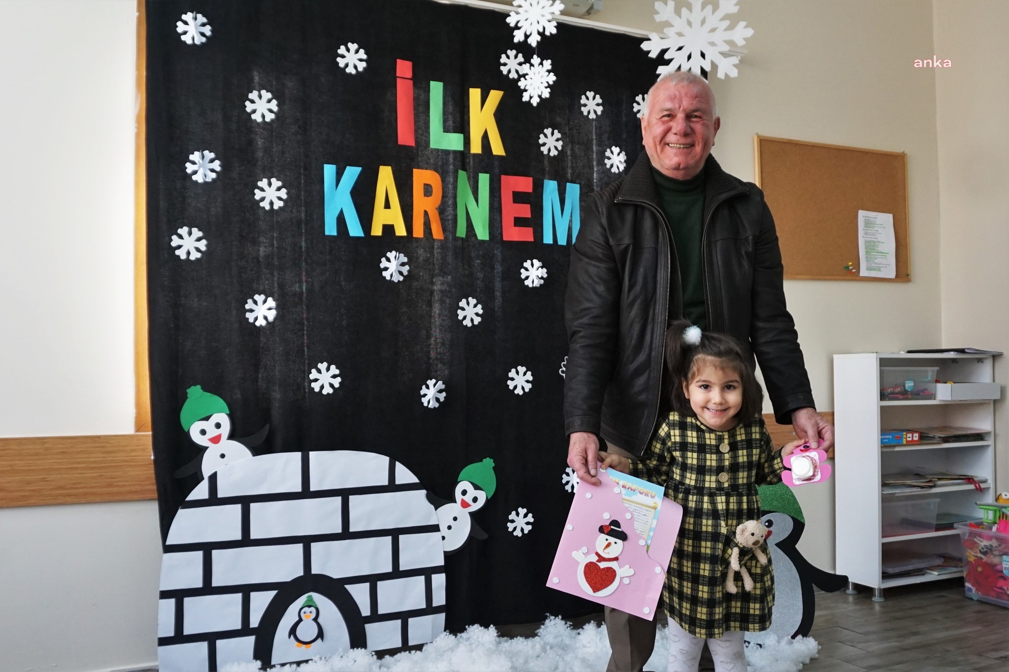 MİNİKLERİN İLK KARNESİ, KEMALPAŞA BELEDİYE BAŞKANI KARAKAYALI’DAN