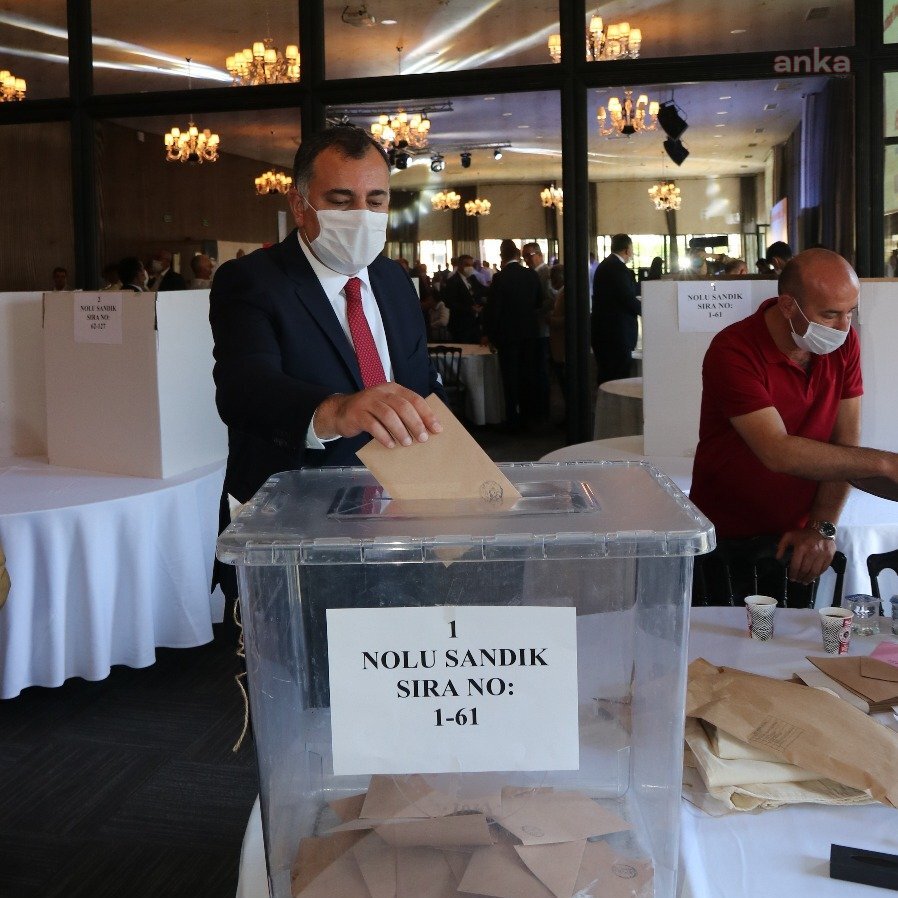 SODEM-SEN YÖNETİM KURULU BAŞKANLIĞI'NA YENİDEN TUNÇ SOYER SEÇİLDİ