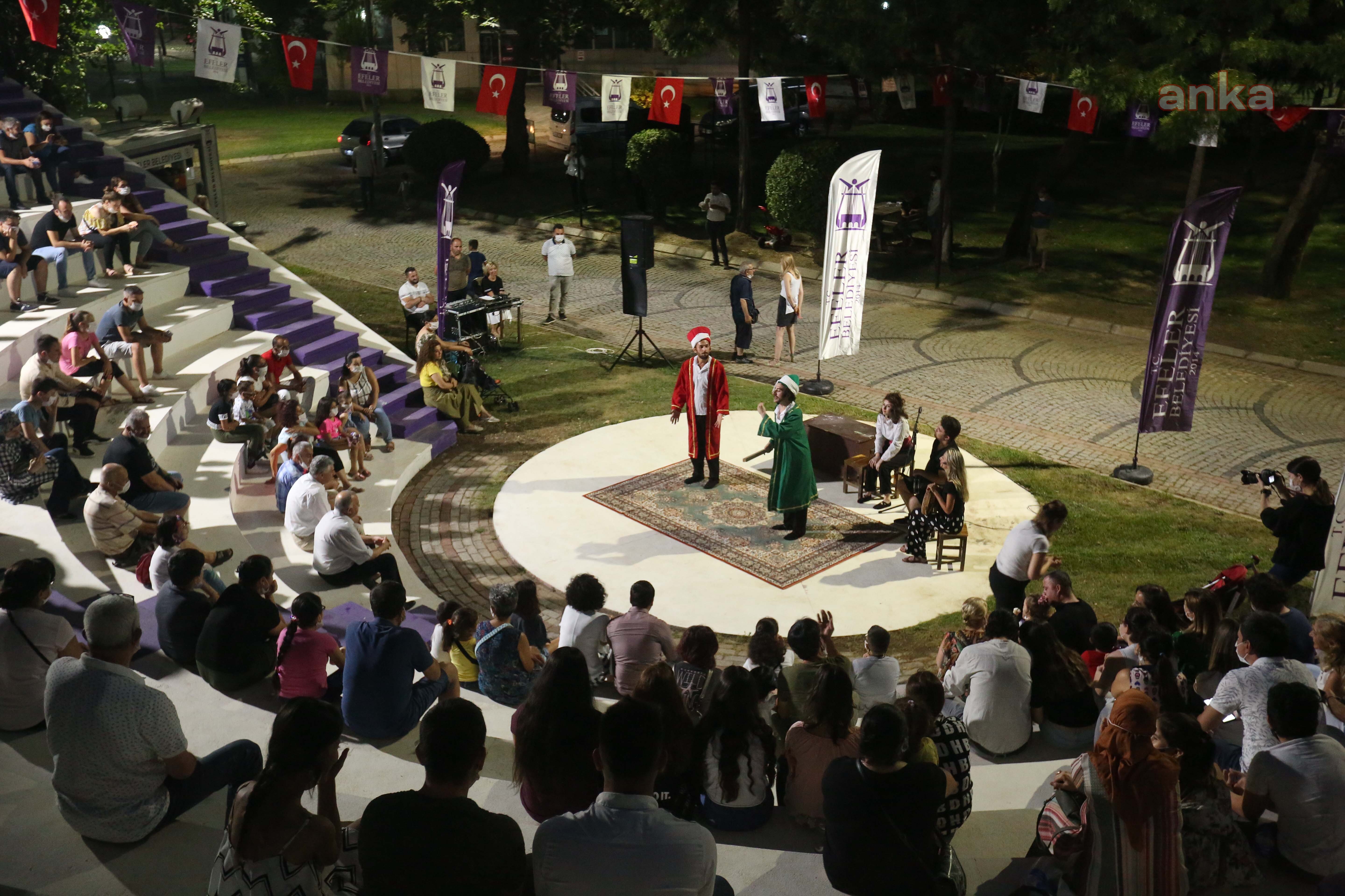EFELER'DE TİYATRO RÜZGÂRI ESTİ