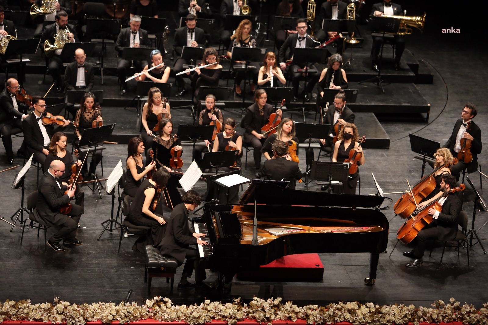 ESKİŞEHİR BÜYÜKŞEHİR BELEDİYESİ SENFONİ ORKESTRASINDAN GÖRKEMLİ KONSER