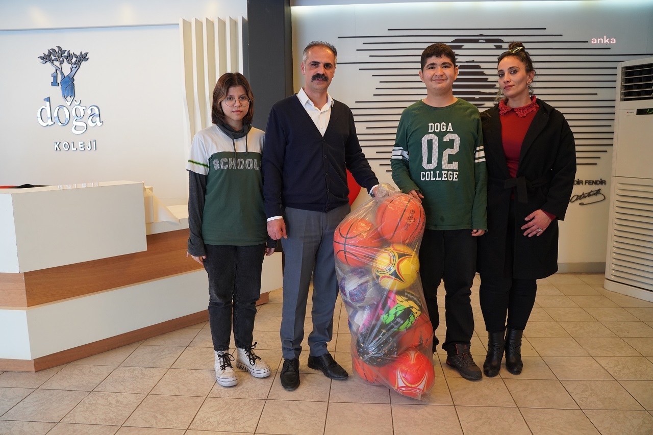 MURATPAŞA'DA DÜZENLENEN ATIK PİL TOPLAMA KAMPANYASINDA DERECEYE GİREN OKULLARA ÖDÜLLERİ DAĞITILDI