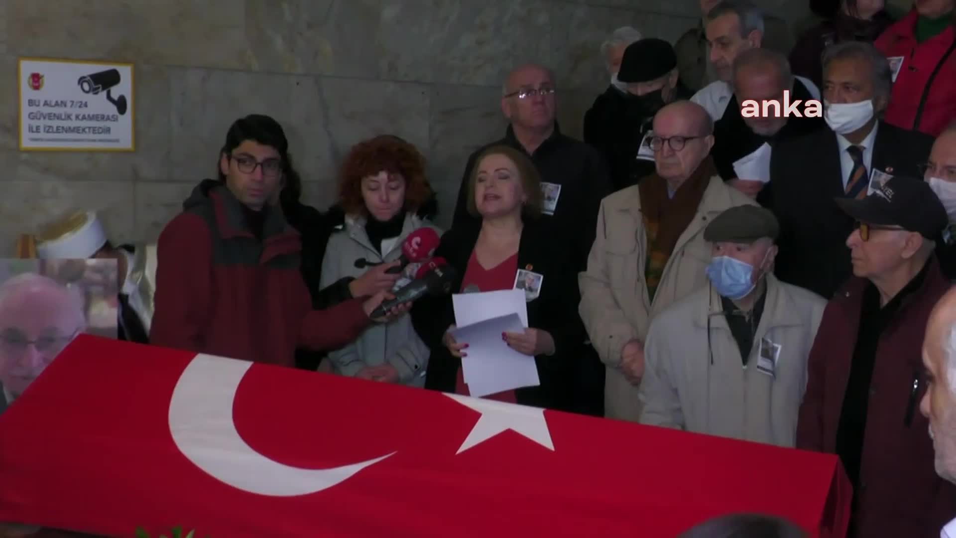 ORHAN ERİNÇ SON YOLCULUĞUNA UĞURLANDI