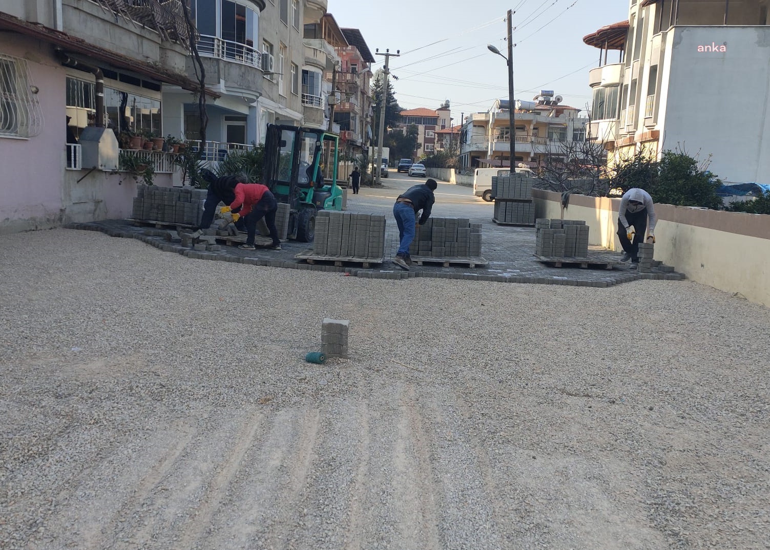 SAMANDAĞ BELEDİYESİ, ÜSTYAPI ÇALIŞMALARINA DEVAM EDİYOR