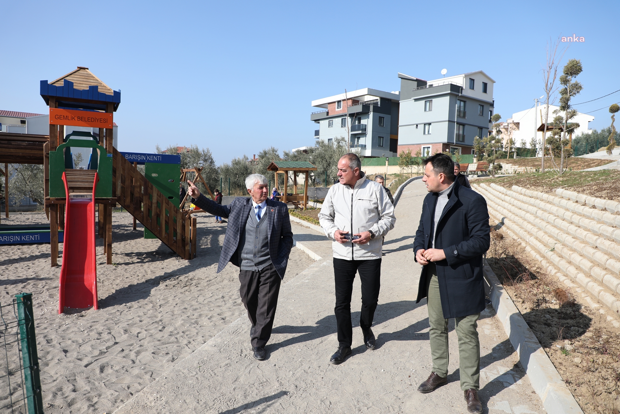 GEMLİK BELEDİYESİ’NDEN UMURBEY MAHALLESİ’NE YENİ PARK