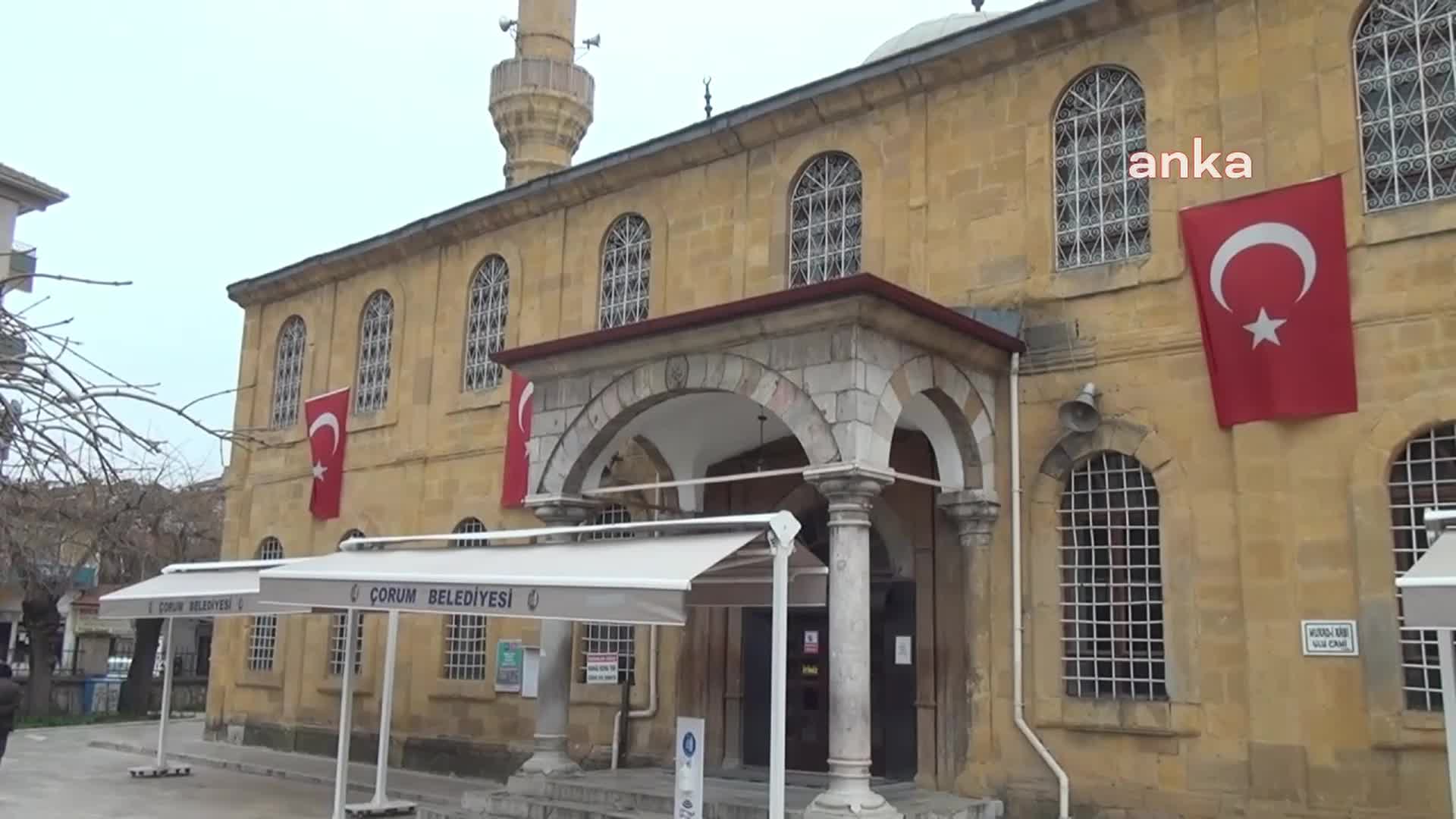 ÇORUM ULUCAMİ VE KULAKSIZ CAMİİ’NDE KALEM İŞİ SÜSLEMELER BULUNDU