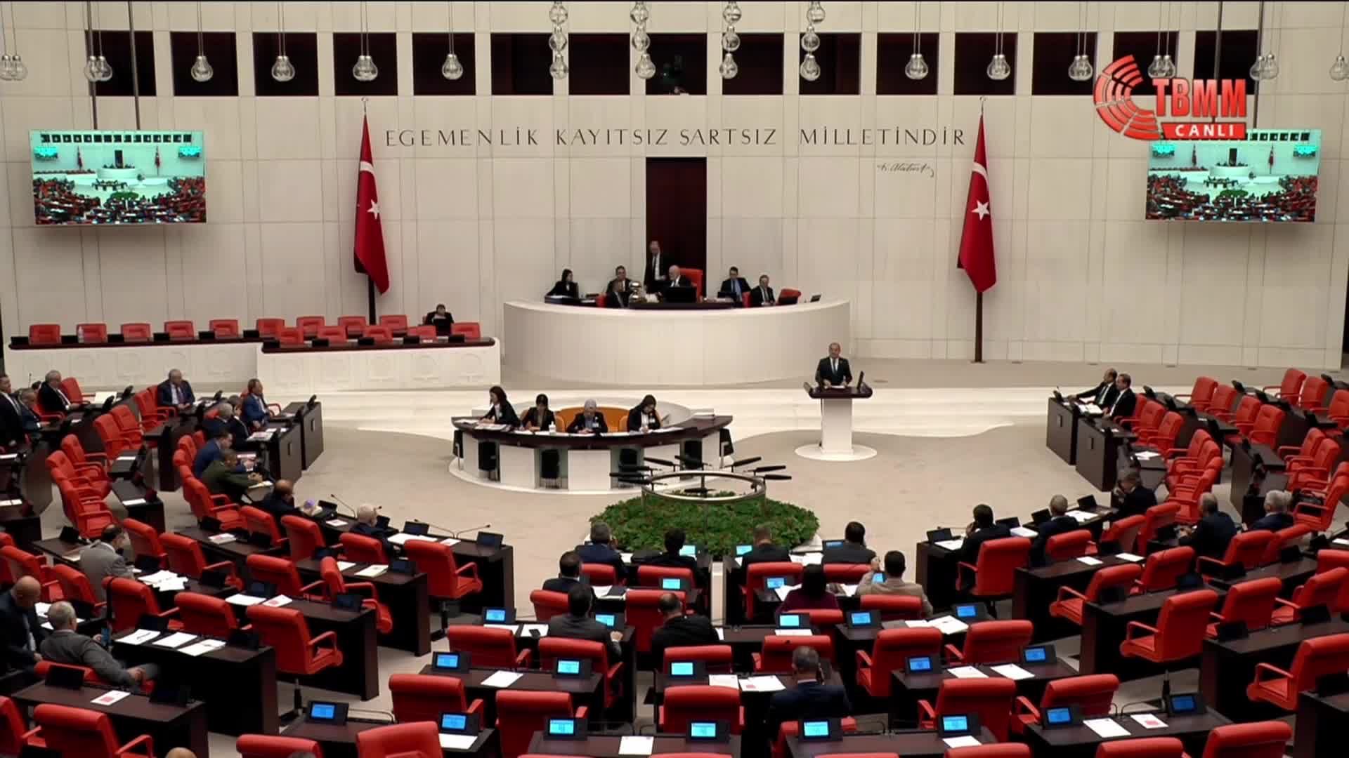ÖZGÜR KARABAT: “HAZİNE BAKANI NEBATİ'NİN IŞIK GÖZLERİ NASIL IŞIL IŞILSA KAMU BANKALARINDAKİ SOYGUN DA GÜNEŞ GİBİ ORTADA IŞIL IŞILDIR”