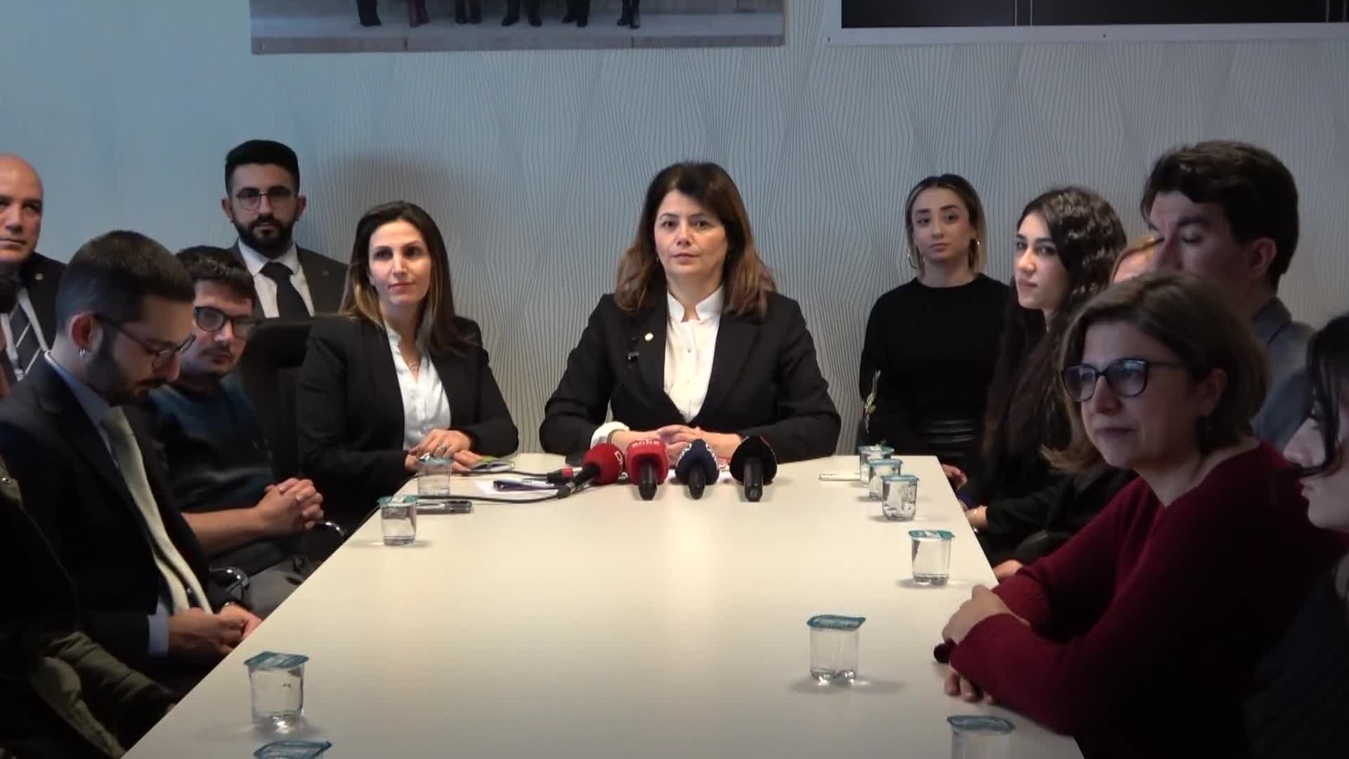 İSTANBUL BAROSU BAŞKANI SARAÇ’TAN AVUKATLARIN ADINI  KULLANARAK DOLANDIRICILIK YAPANLARA: “İSTANBUL BAROSU SONUNA KADAR SİZİNLE MÜCADELEDE KARARLIDIR”