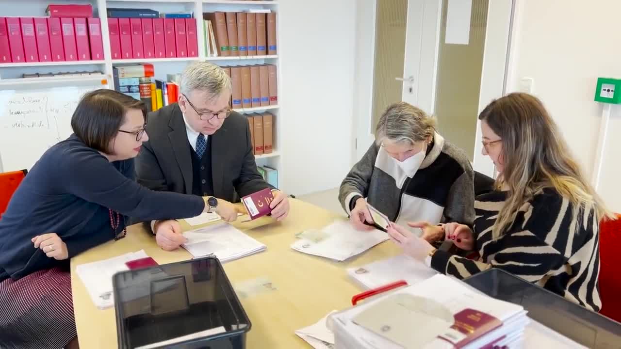 JÜRGEN SCHULZ'TAN VİZE AÇIKLAMASI: "BU BİZİM İÇİN ÖNCELİKLİ BİR MESELEDİR. BAŞVURU SAHİPLERİNİN BEKLEME SÜRELERİNİ DAHA DA KISALTMAK İSTİYORUZ"