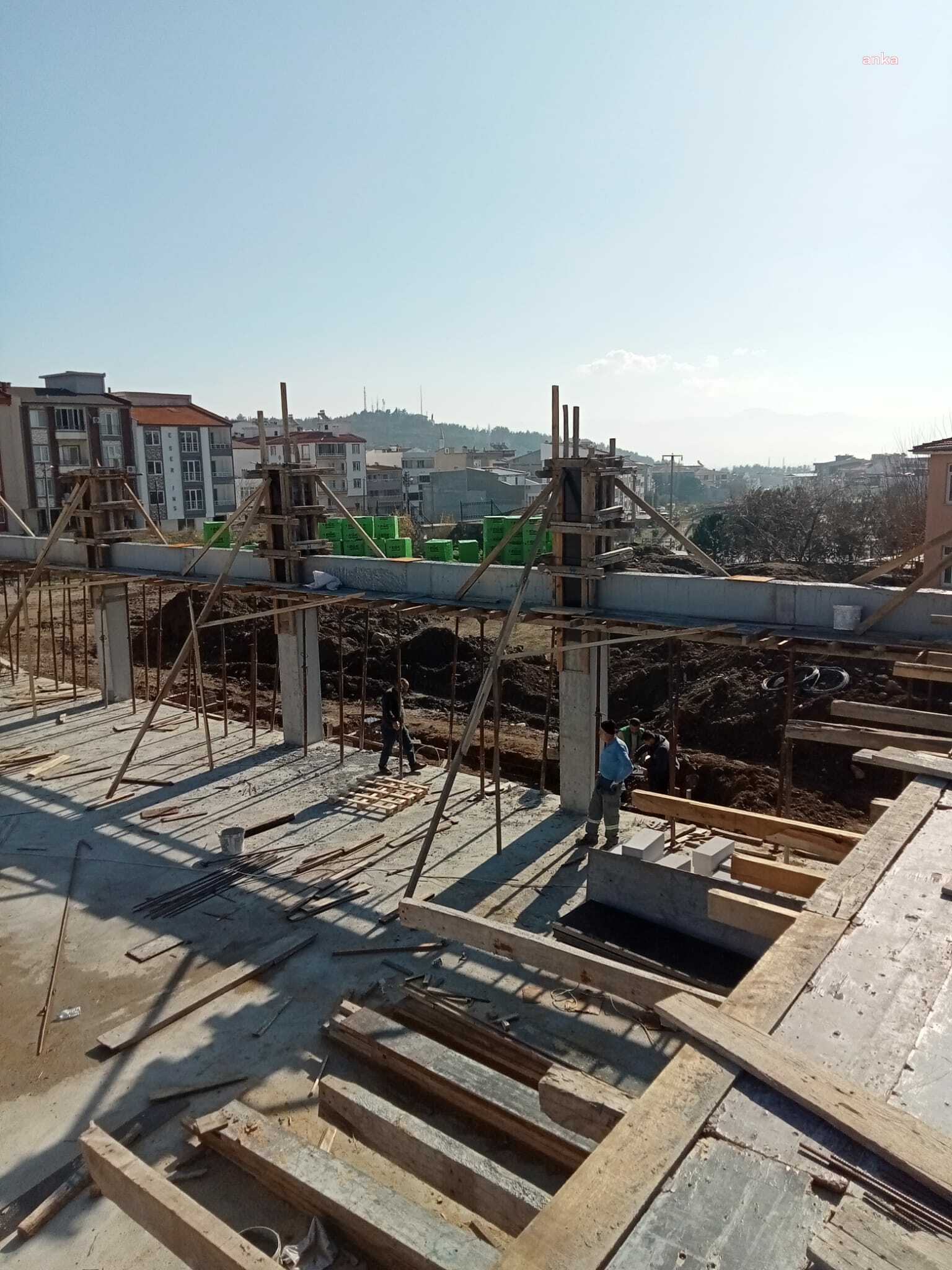 EDREMİT’TE TUZCUMURAT MAHALLE EVİ YÜKSELİYOR