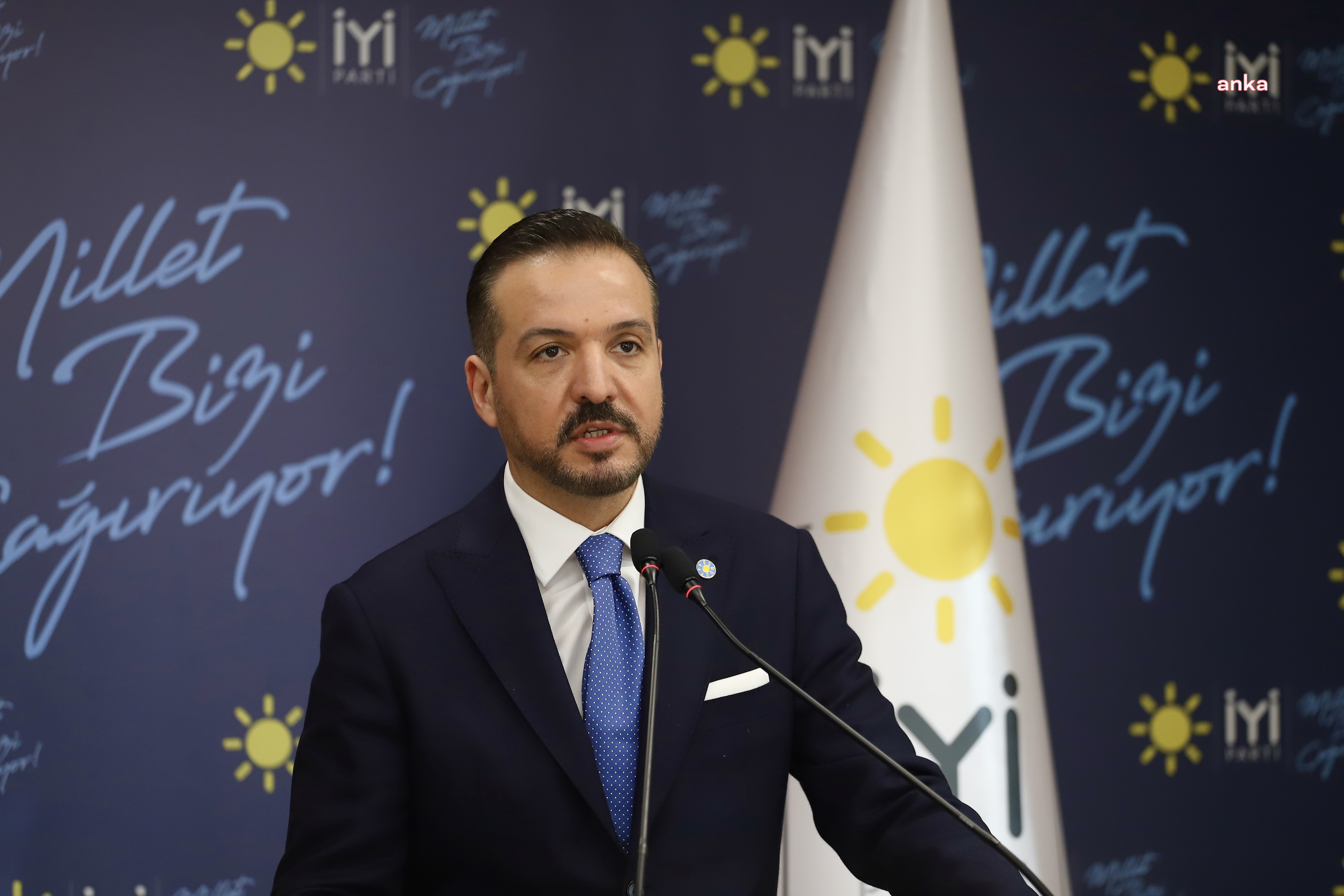 KÜRŞAD ZORLU: “SAYIN PAÇACI KENDİ İRADESİYLE PARTİMİZDEKİ KURUMSAL İLİŞKİLER BAŞKANLIĞI GÖREVİNDEN İSTİFA EDEREK SAYGIDEĞER BİR SORUMLULUK ÖRNEĞİ SERGİLEMİŞTİR”