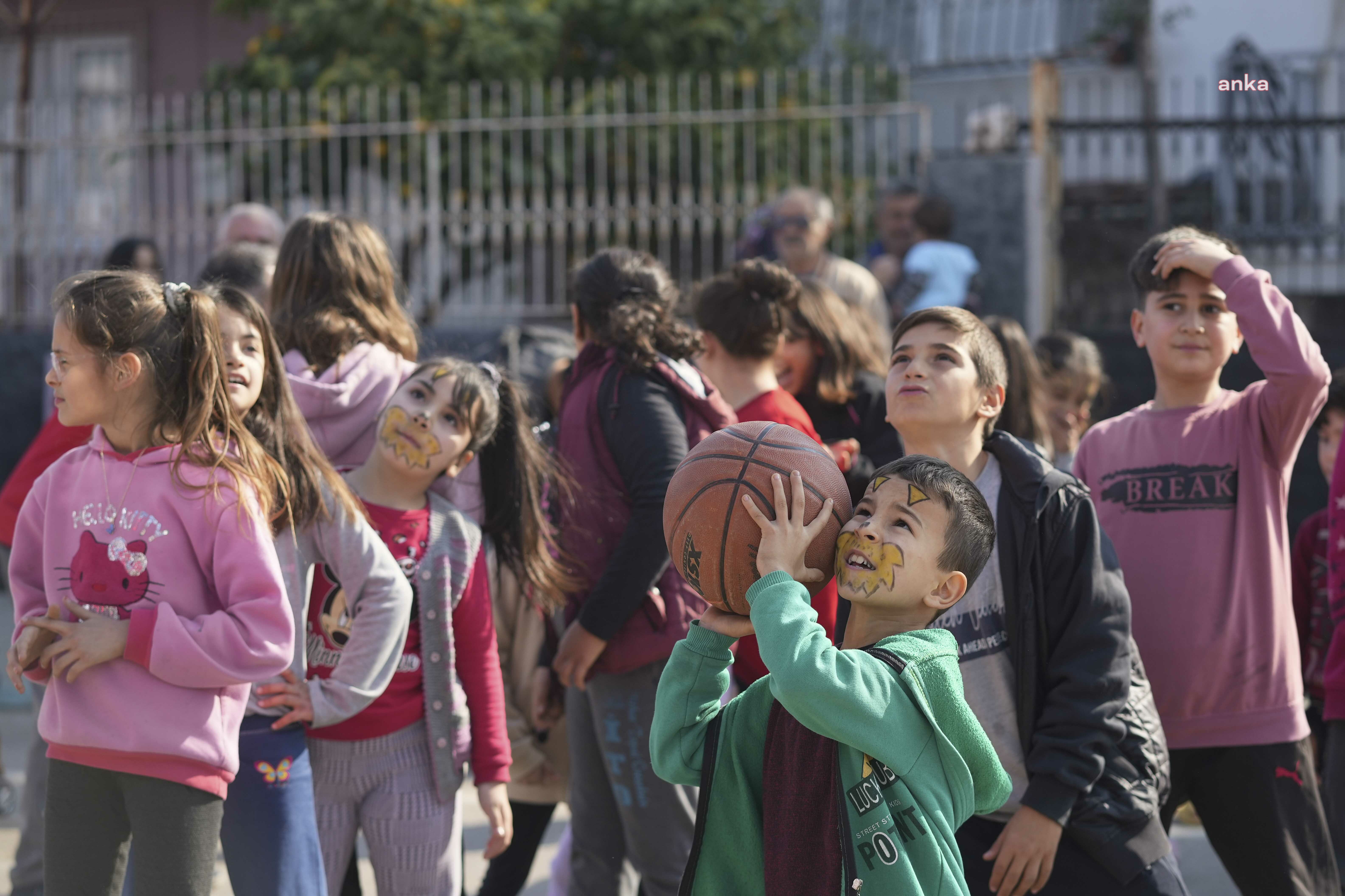 ADANA BÜYÜKŞEHİR, YARIYIL TATİLİNDEKİ ÇOCUKLAR İÇİN ŞENLİK DÜZENLİYOR