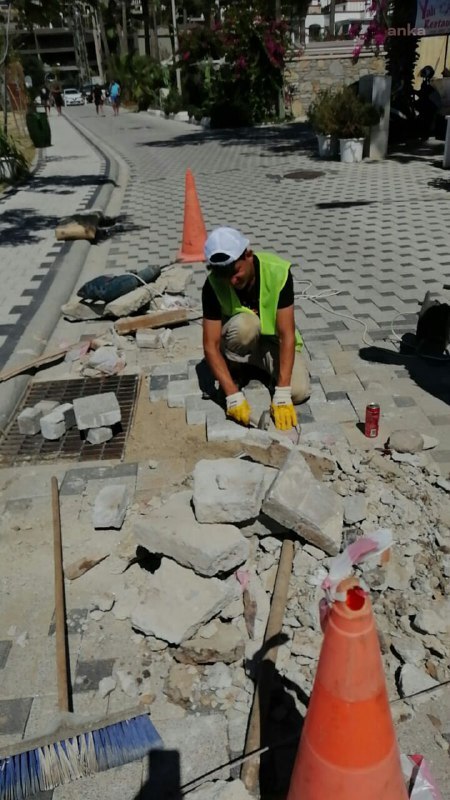 BODRUM'DA KİLİT PARKE TAŞI İLE YOL, KALDIRIM VE OTOPARK ÇALIŞMALARI DEVAM EDİYOR