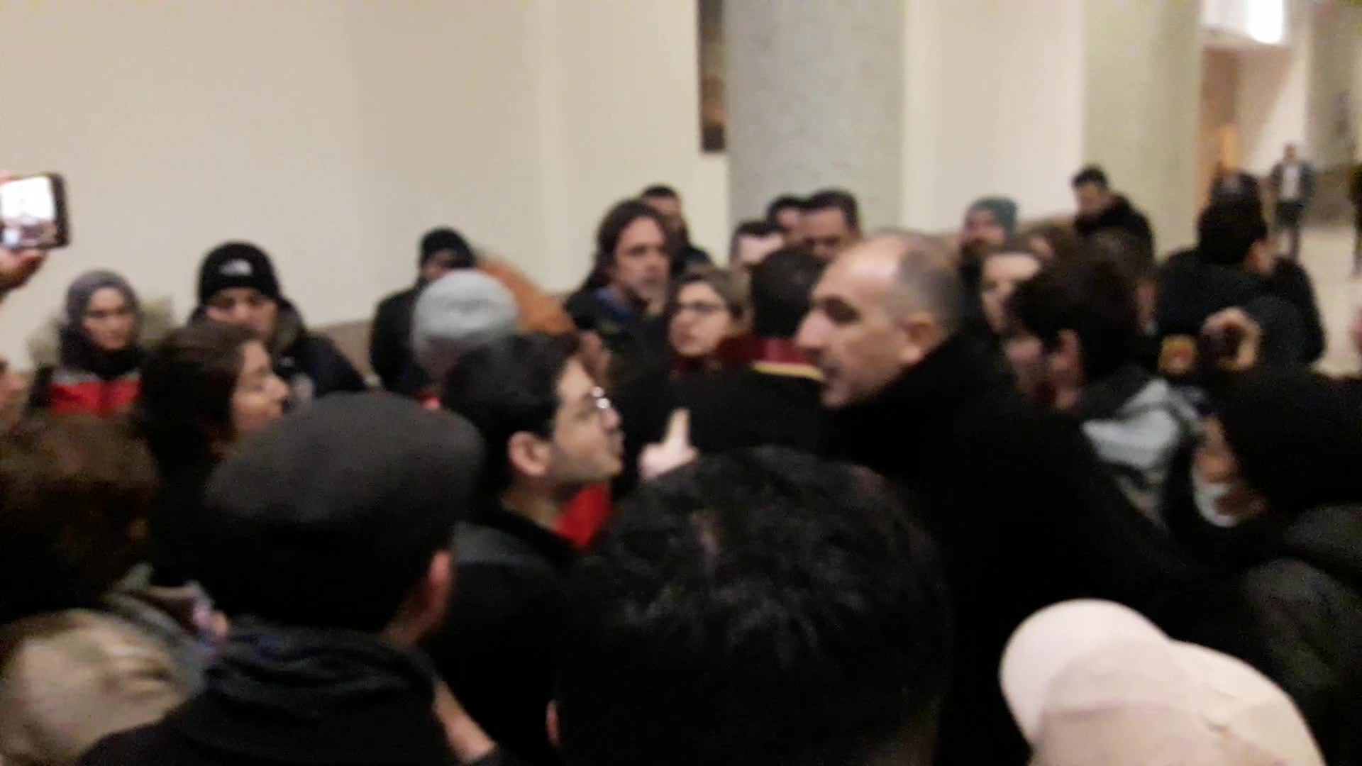 H.K.G. DAVASINDA TUTUKLU SANIKLAR BUGÜN HAKİM KARŞISINA ÇIKACAK... DURUŞMA ÖNCESİ ADLİYE KORİDORLARINDA KARGAŞA YAŞANDI