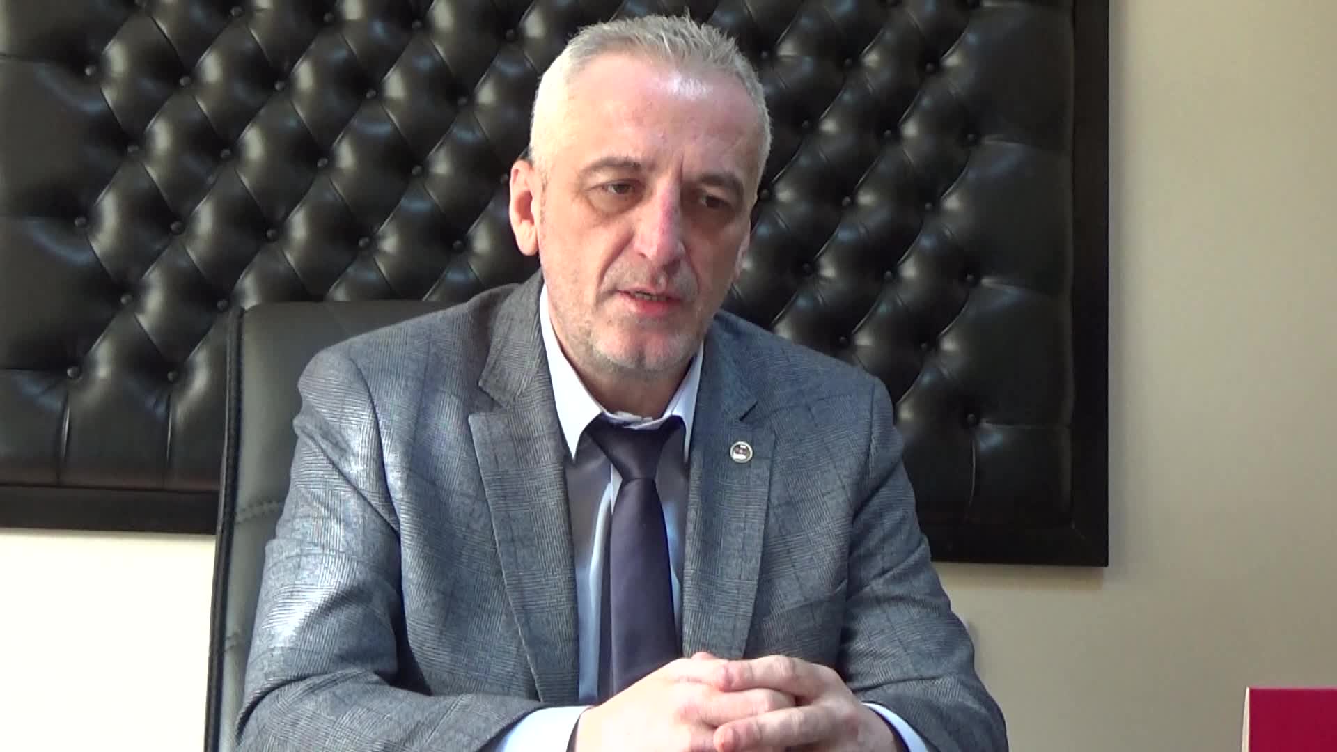 EDİRNE ŞOFÖRLER VE OTOMOBİLCİLER ESNAF ODASI BAŞKANI ŞAHİN: "KREDİLERİ KOLAY ALIYORUZ AMA ÖDEMEKTE ZORLUK ÇEKİYORUZ"