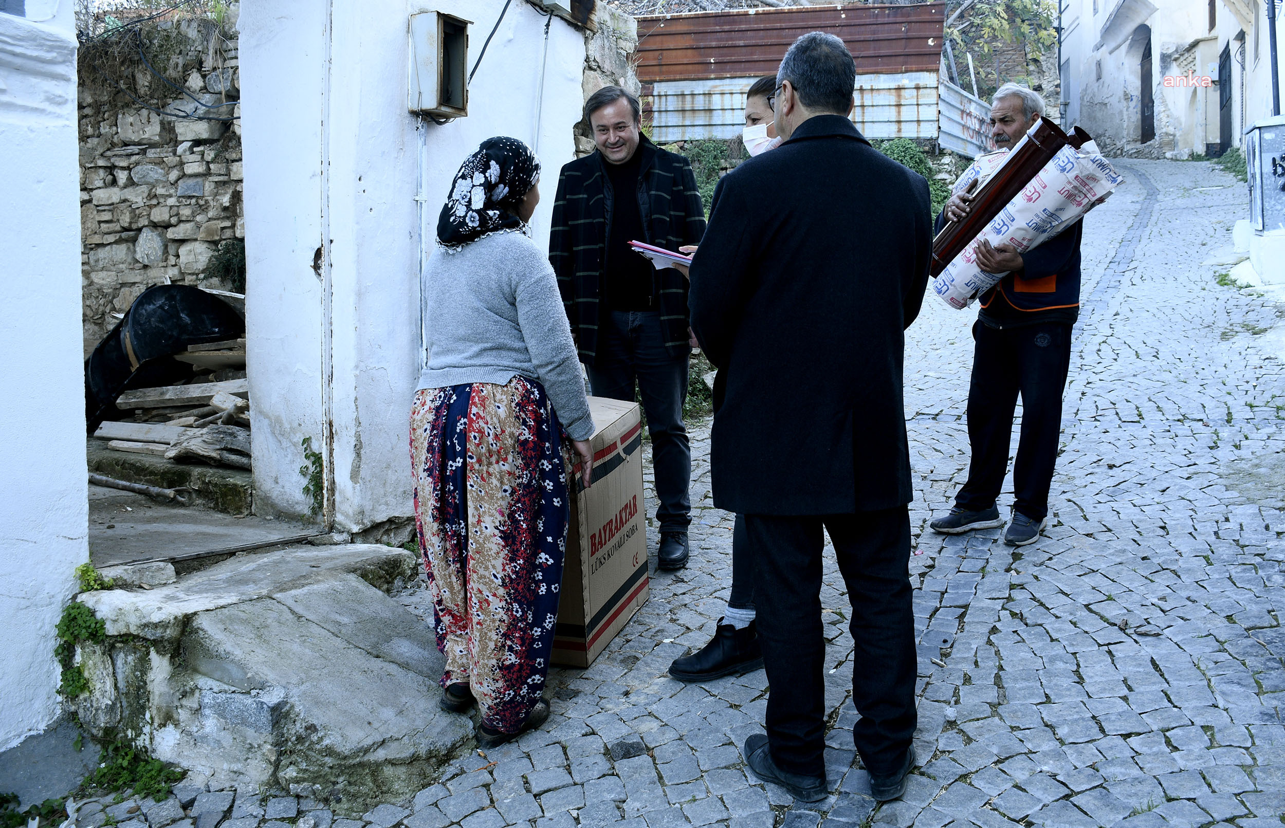 KUŞADASI BELEDİYESİ SOSYAL DESTEK ÇALIŞMALARINA DEVAM EDİYOR