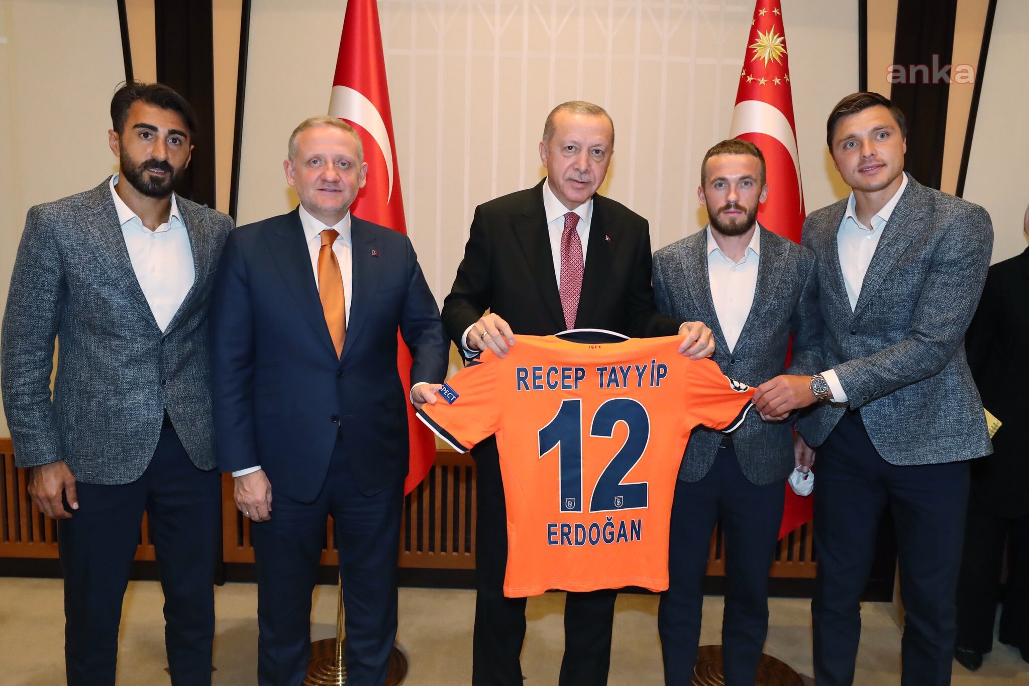 CUMHURBAŞKANI ERDOĞAN, ŞAMPİYON BAŞAKŞEHİR'İ KABUL ETTİ
