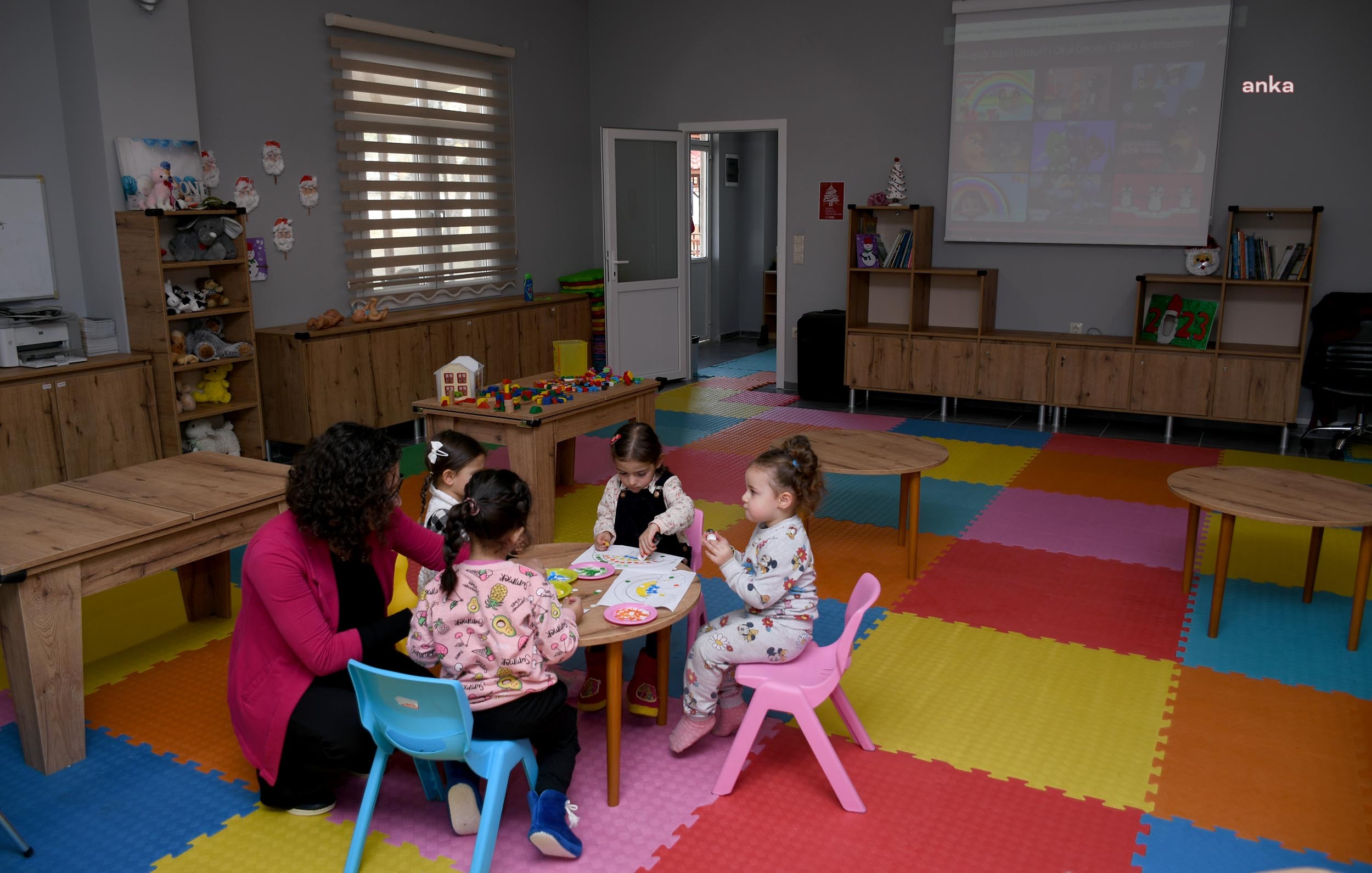 KUŞADASI BELEDİYESİ’NİN ANNE-BABA ÇOCUK MERKEZİ FAALİYETE DEVAM EDİYOR