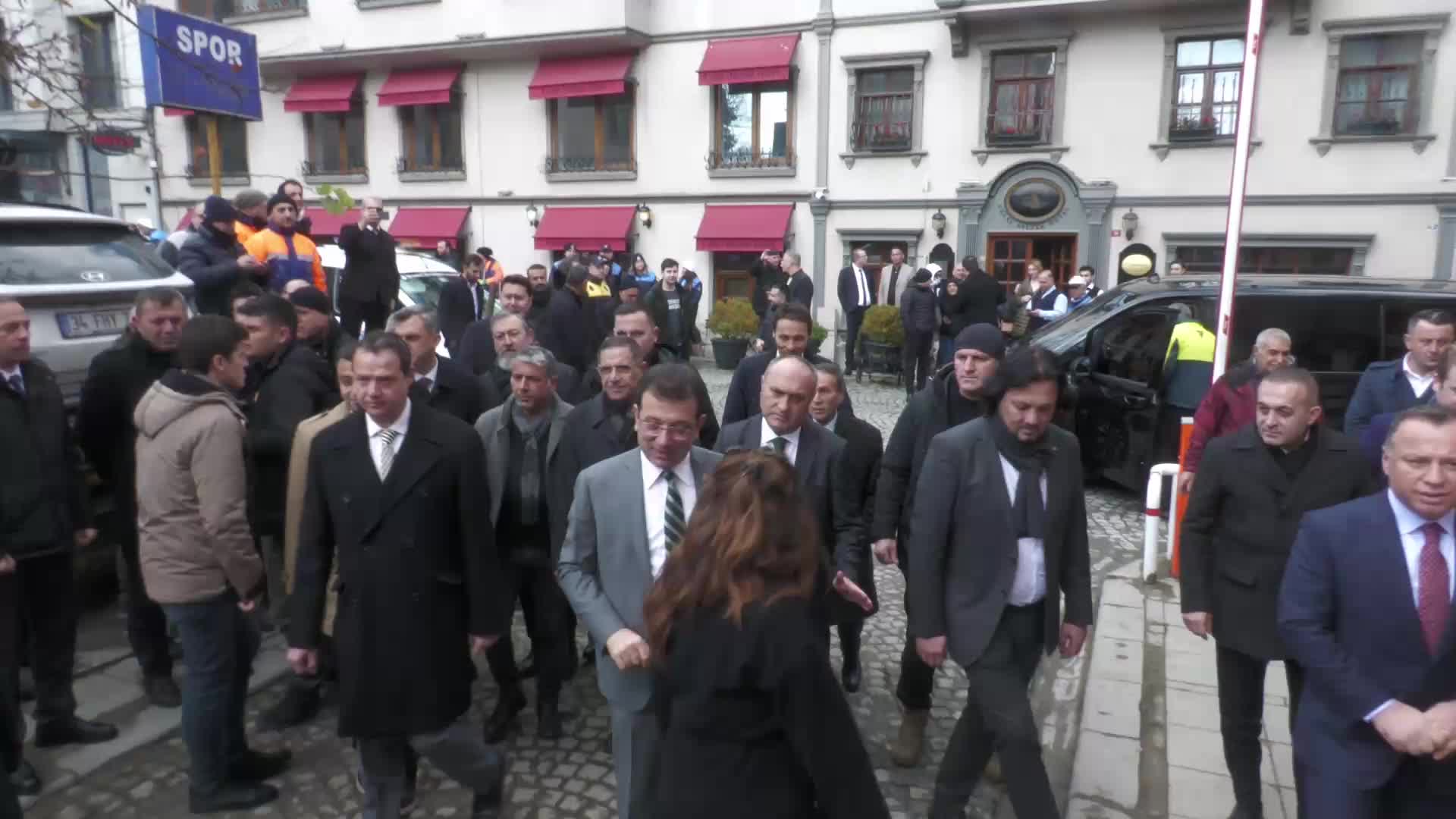 İMAMOĞLU, İBB’NİN 7’NCİ KENT LOKANTASI’NI SULTANAHMET’TE AÇTI