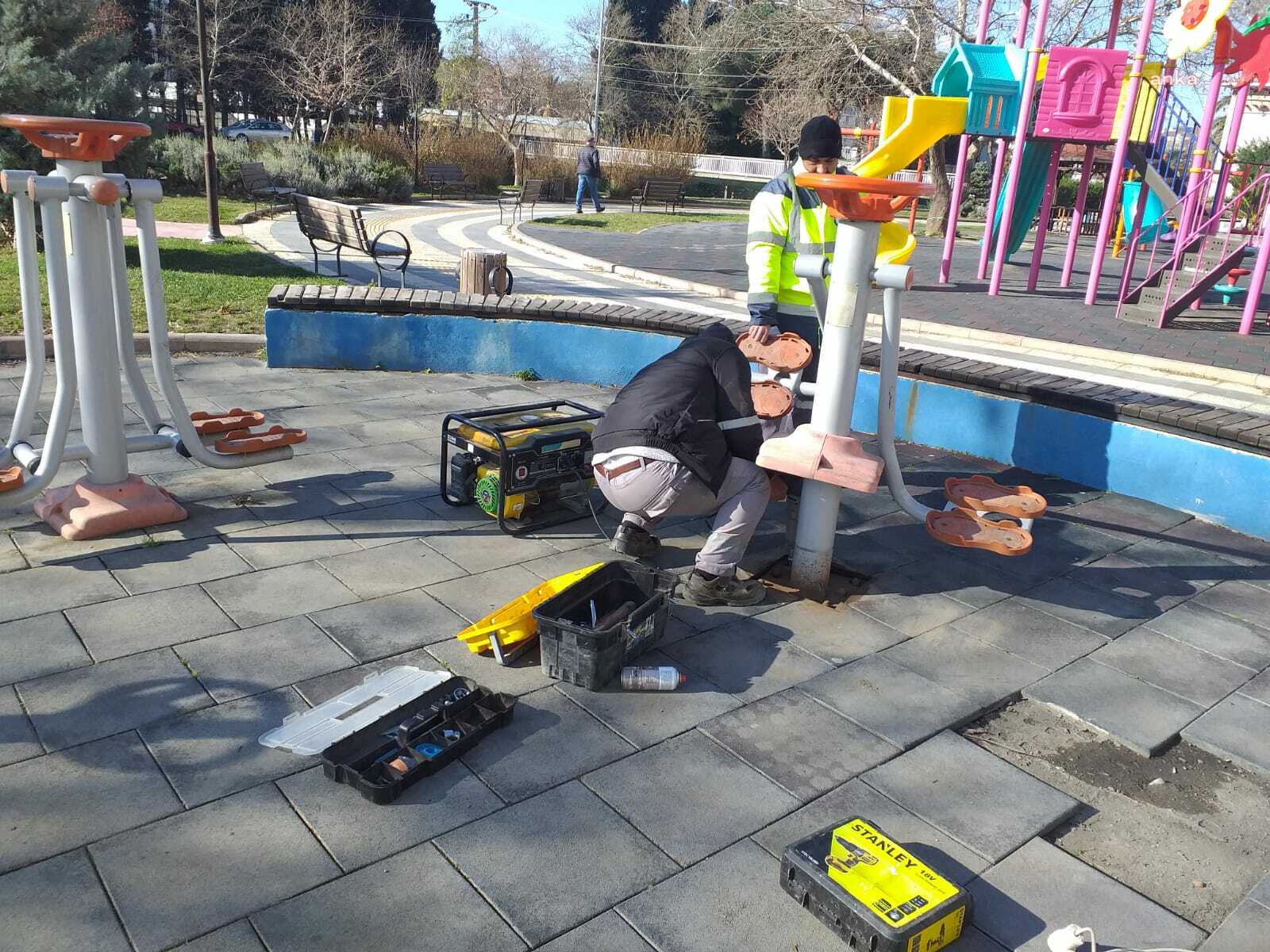 EDREMİT BELEDİYESİ’NDEN PARKLARDA BAKIM ÇALIŞMASI