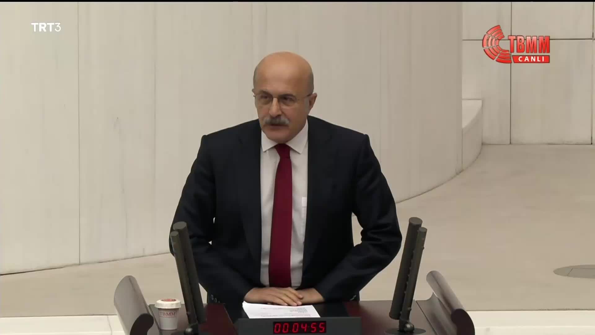 HDP, "NEPOTİZMLE BİRLİKTE ORTAYA ÇIKAN KADROLAŞMA AĞININ YARATTIĞI TAHRİBATIN" ARAŞTIRILMASINI ÖNERDİ, AKP VE MHP'Lİ VEKİLLERİN OYLARIYLA REDDEDİLDİ