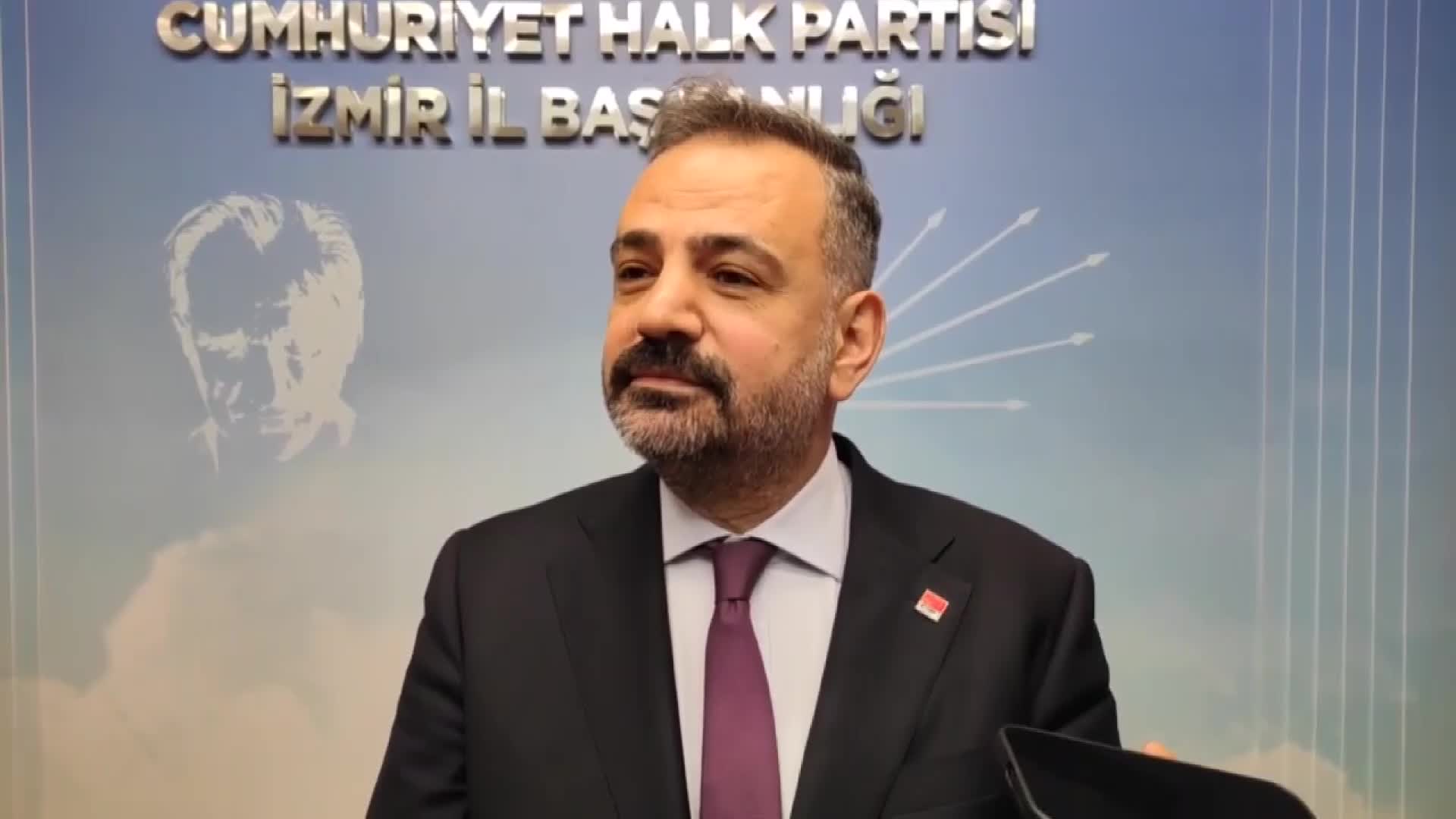 CHP İZMİR İL BAŞKANI ASLANOĞLU'NDAN ULAŞTIRMA BAKANLIĞI'NA: "VERDİĞİMİZ 40 LİRANIN SADECE BİR LİRASINI GERİ ALIYORUZ, BİZİM 39 LİRAMIZ NEREDE"