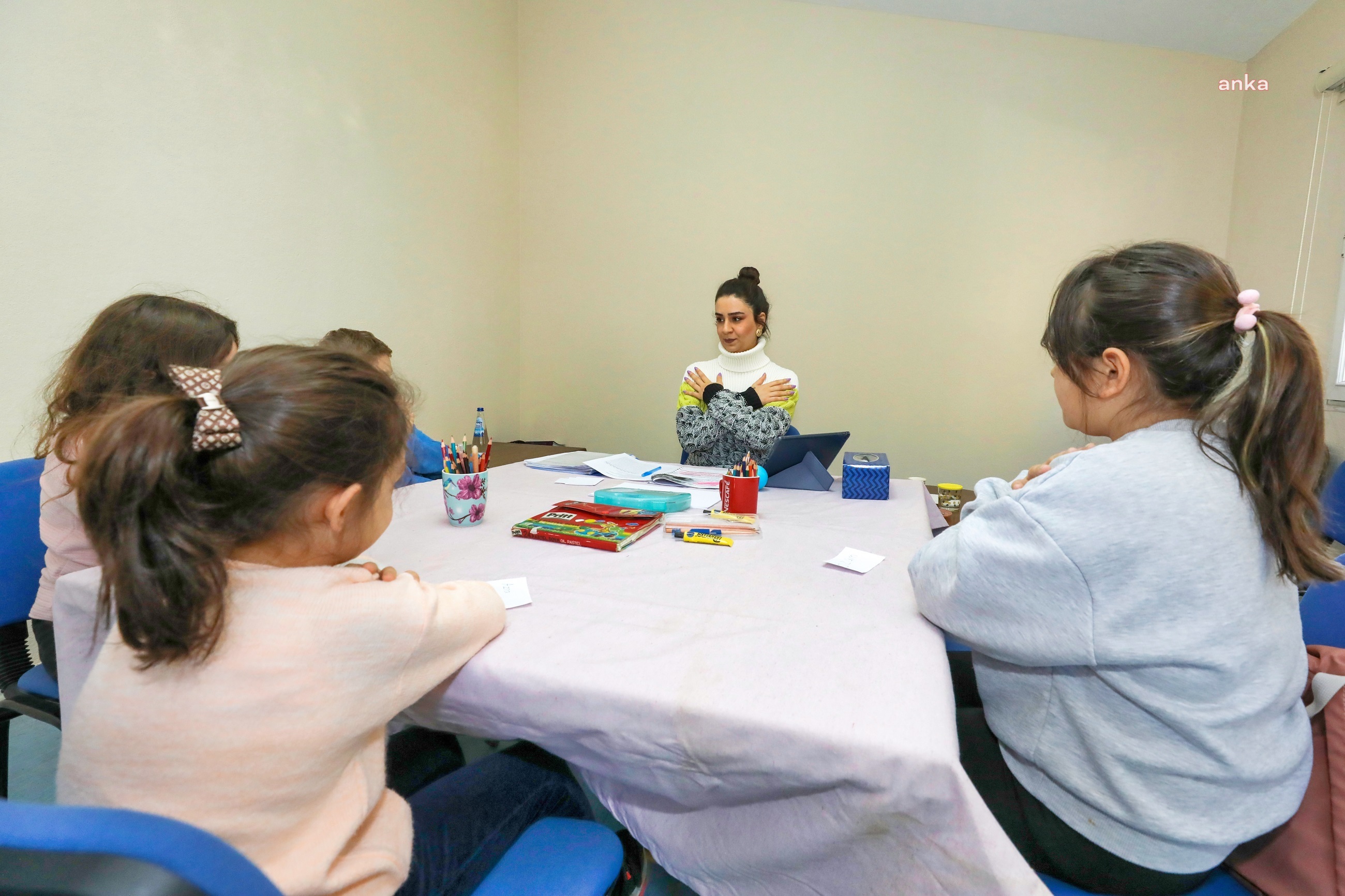 DEPREM KORKUSU YAŞAYAN GAZİEMİRLİ ÇOCUKLARA TERAPİ DESTEĞİ