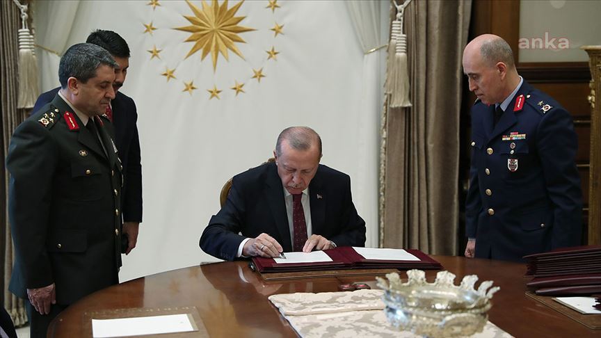 24 ALBAY EMEKLİYE SEVK EDİLDİ, 11 ASKERİN RÜTBESİ YÜKSELTİLDİ