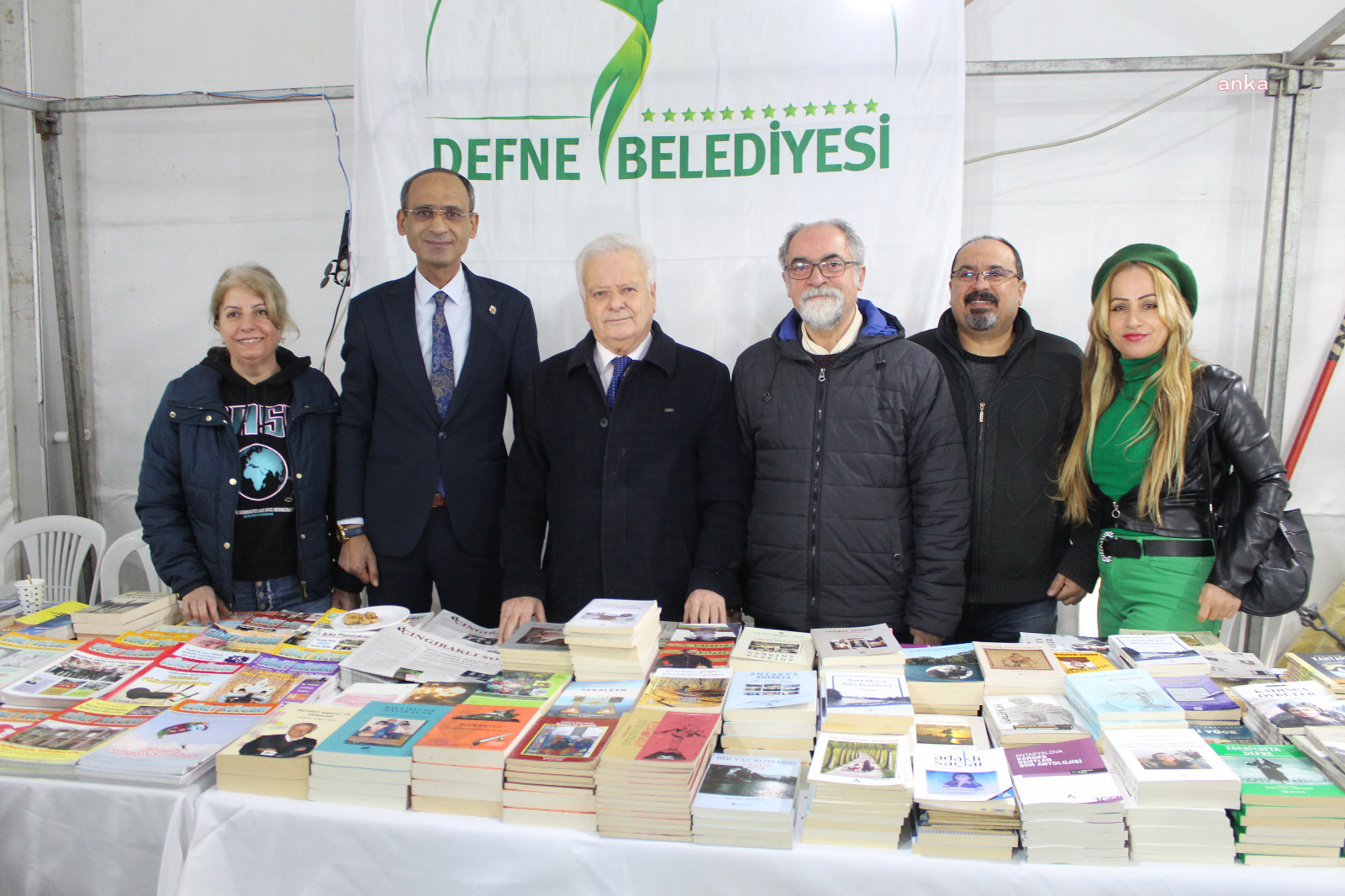DEFNE'DE ‘3. KİTAP FUARI’ EDEBİYATSEVERLERLE BULUŞTU