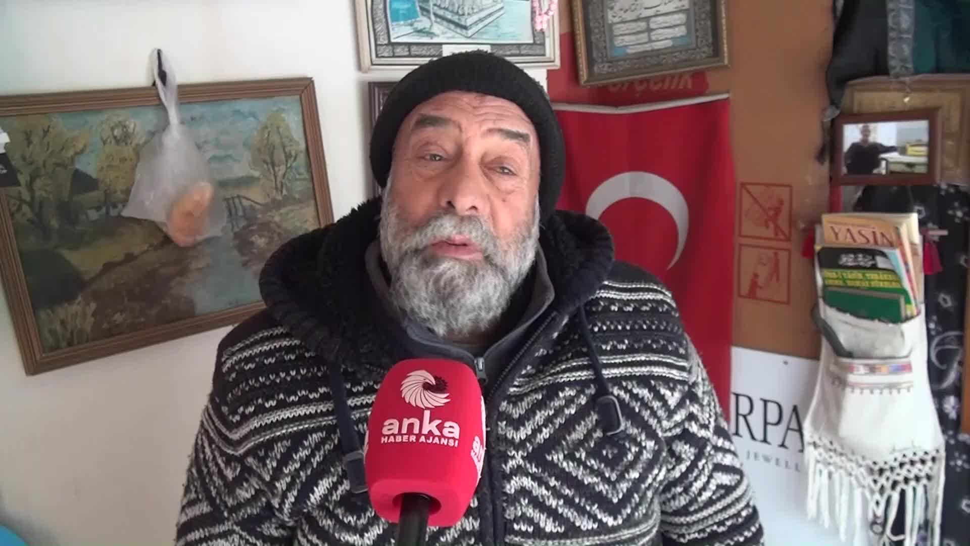 SİNOPLU AYAKKABI BOYACISI: "EVE 5 KURUŞ İHTİYAÇ MALZEMESİ ALAMIYORUM”