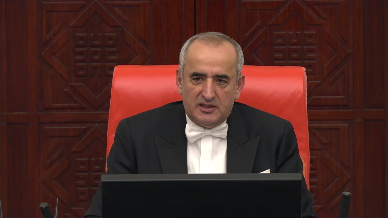 SİBEL ÖZDEMİR: ÜNİVERSİTELERE KEYFÎ REKTÖR ATAMALARININ YARATTIĞI KURUMSAL BİR ÇÖKÜŞE ŞAHİTLİK EDİYORUZ