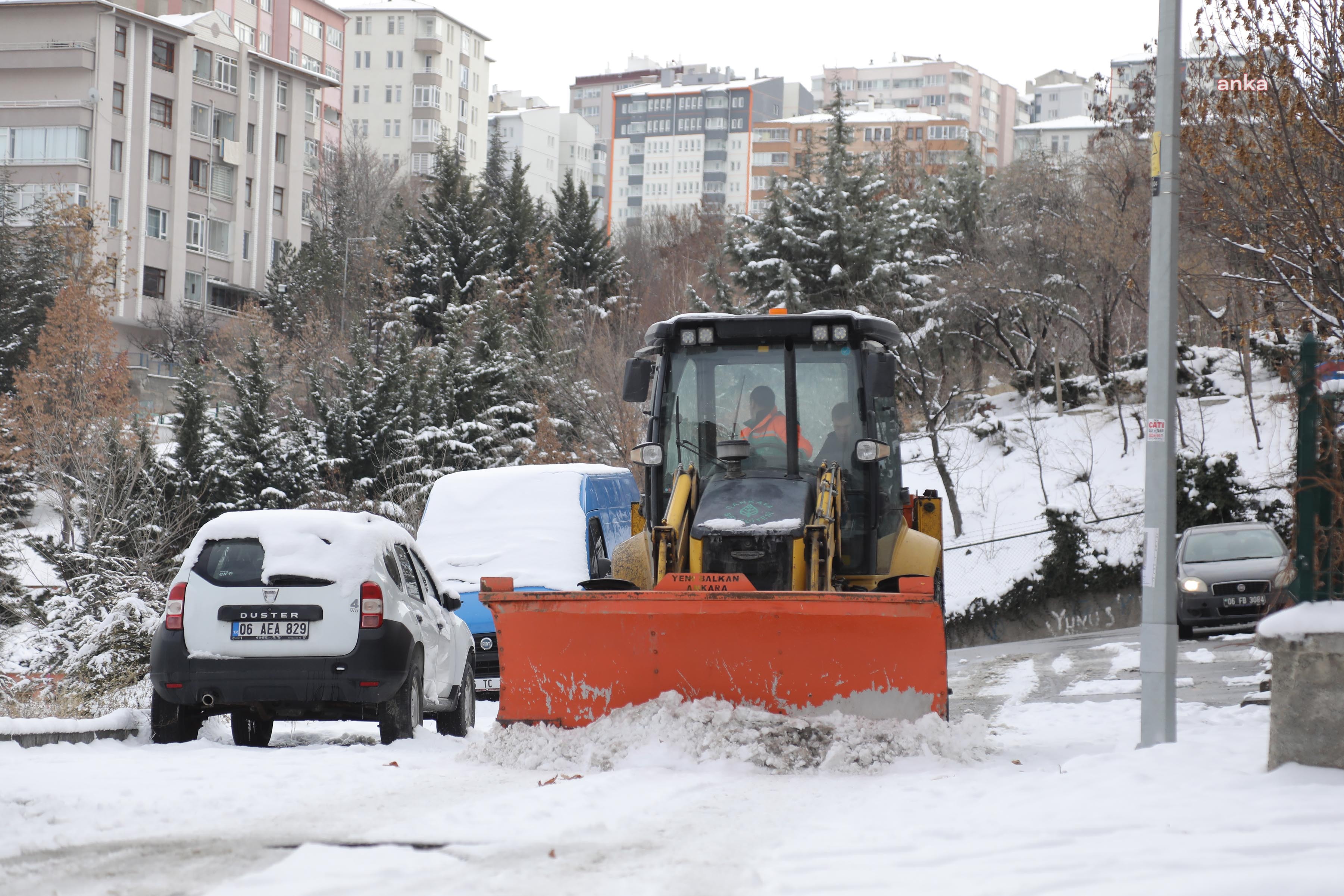 ÇANKAYA BELEDİYESİ EKİPLERİ, KAR YAĞIŞINA KARŞI TEYAKKUZDA