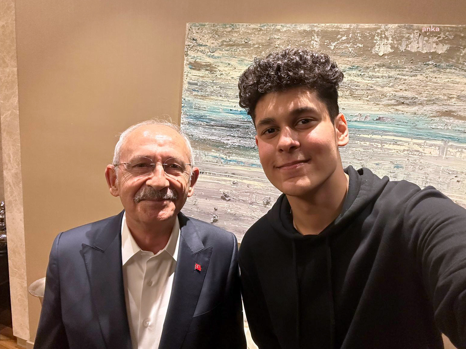 KILIÇDAROĞLU, GENÇLİK FESTİVALİNDE KENDİSİNİ PROTESTO EDEN LİSE ÖĞRENCİSİ İLE BULUŞTU