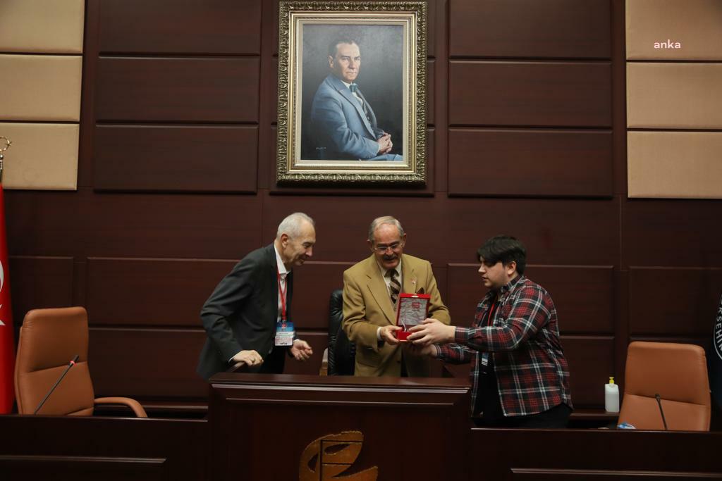 HALKÇI LİSELİLERDEN YILMAZ BÜYÜKERŞEN’E ZİYARET