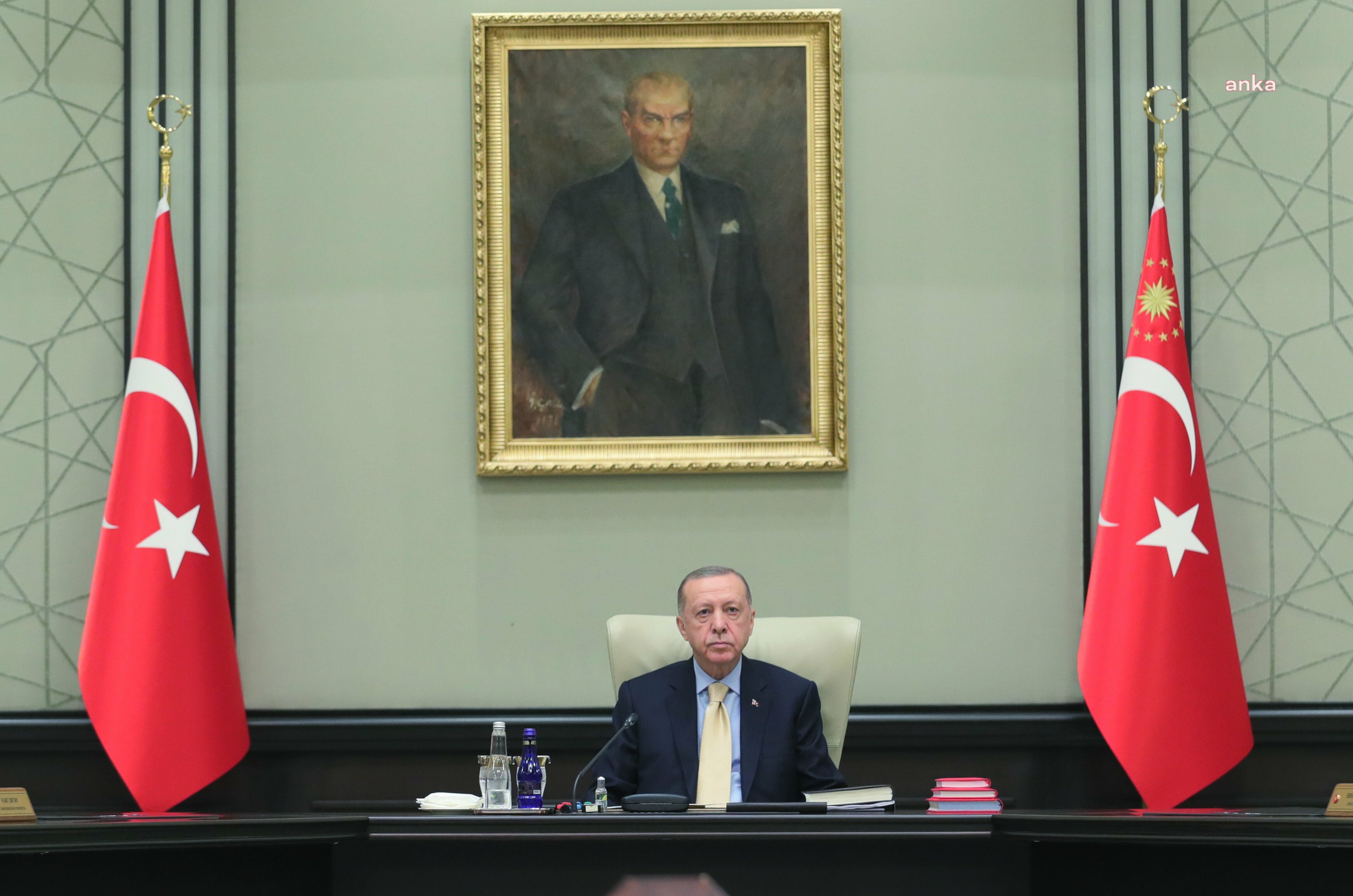 CUMHURBAŞKANI ERDOĞAN DEPREMDEN ETKİLENEN 9 İLİN VALİSİYLE GÖRÜŞTÜ
