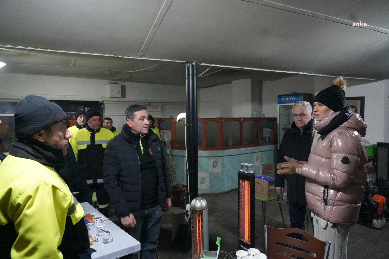 BİLECİK'TE GECE BOYUNCA KARLA MÜCADELE ÇALIŞMALARI DEVAM ETTİ