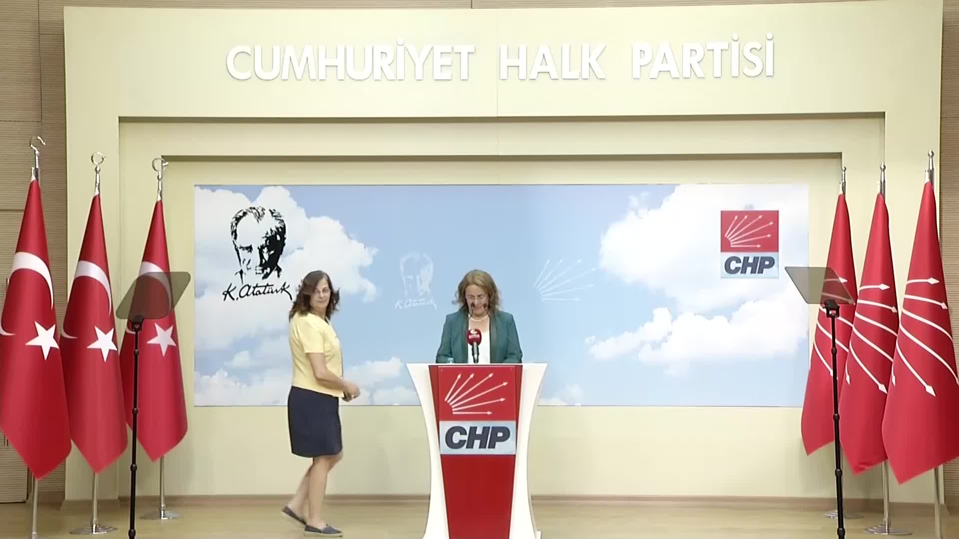 CHP KADIN KOLLARI BAŞKANI KÖSE: İSTANBUL SÖZLEŞMESİ'Nİ TARTIŞMAYA AÇANLAR KADIN CİNAYETLERİNİN SORUMLUSUDUR