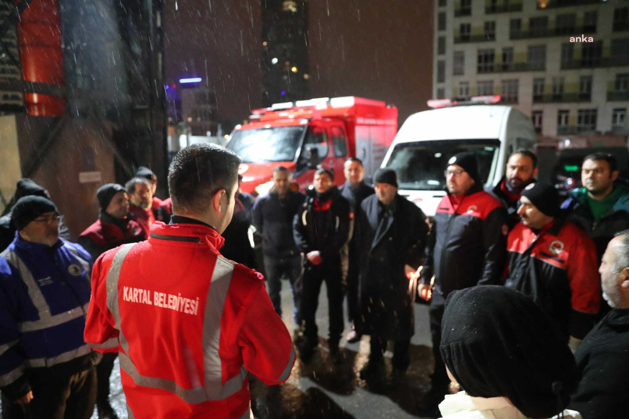 KARTAL BELEDİYESİ ARAMA KURTARMA EKİPLERİ, DEPREM ÇALIŞMALARINA KATILMAK ÜZERE BÖLGEYE DOĞRU YOLA ÇIKTI