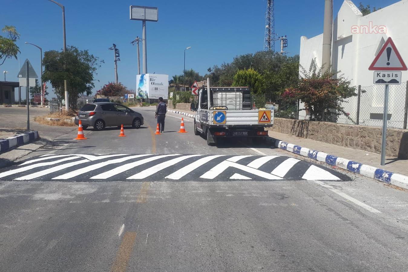 BODRUM'DA YOLLARA HIZ KESİCİ KASİSLER YAPILIYOR