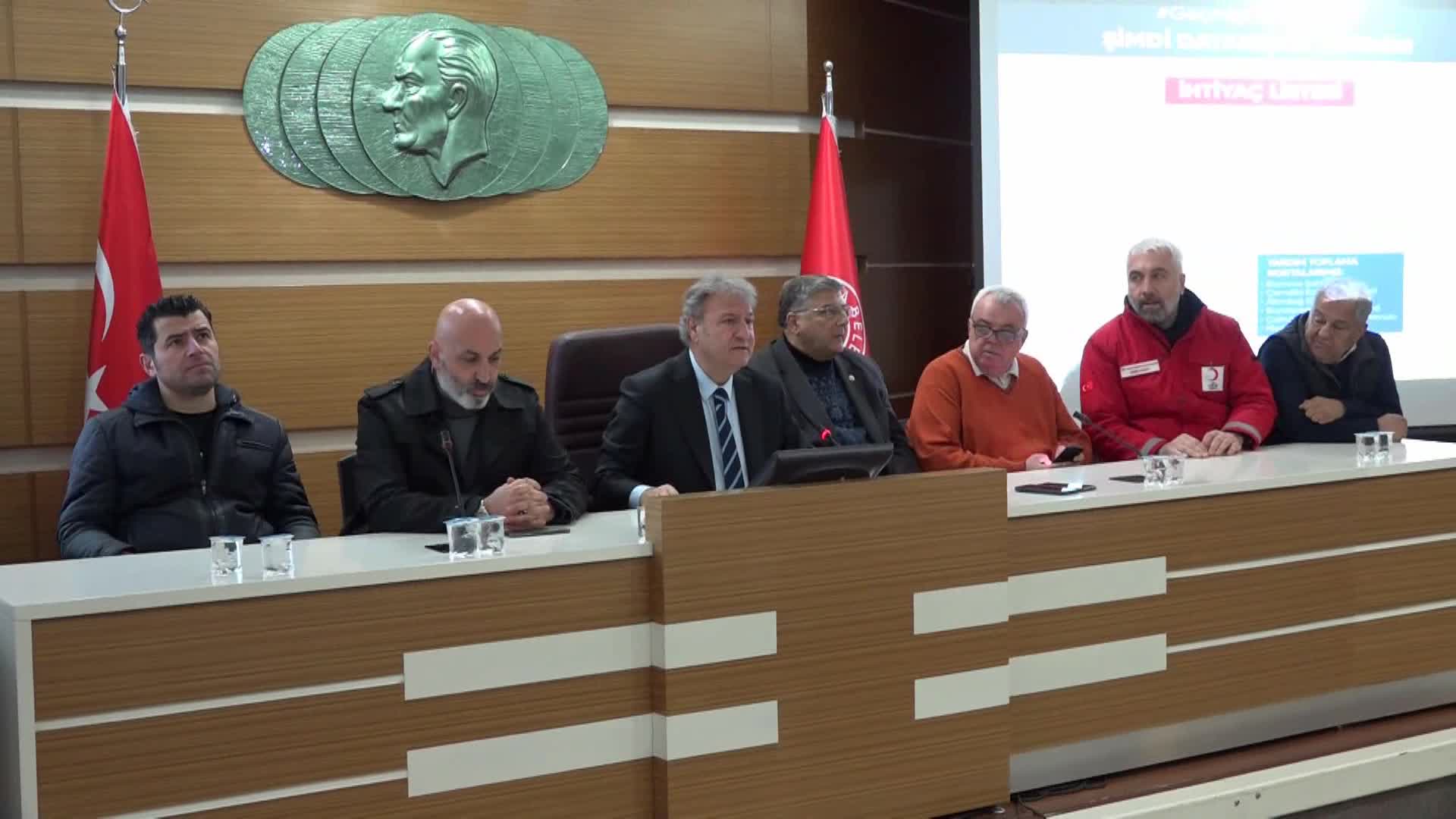 İZMİR BORNOVA BELEDİYESİ'NDEN AFET BÖLGESİNE DESTEK