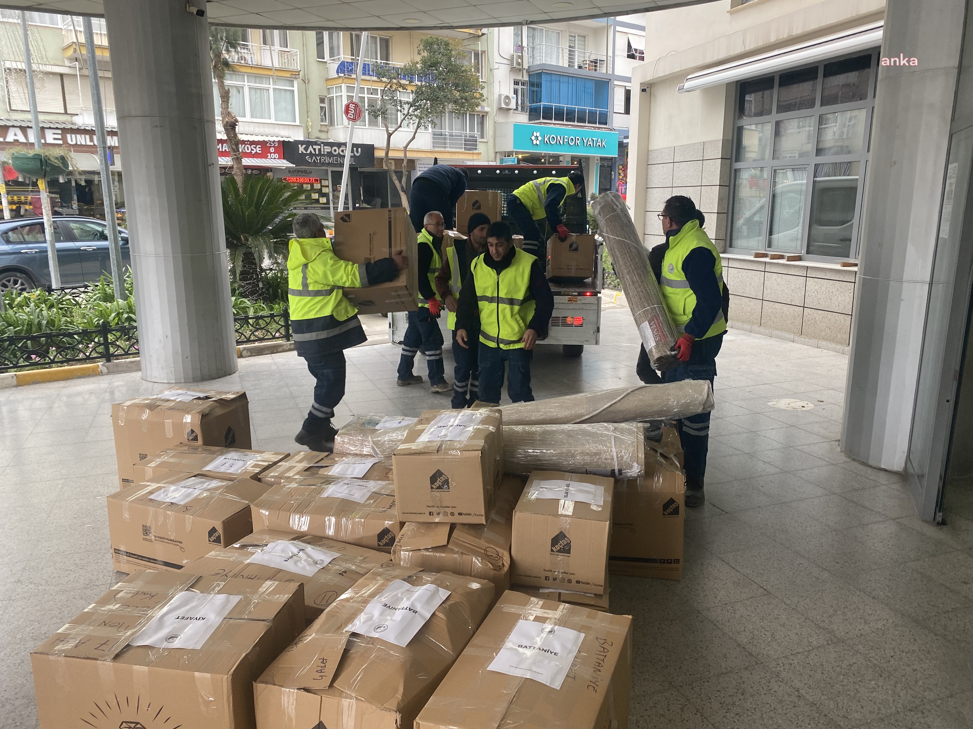 BALÇOVA BELEDİYE'NDEN DEPREM BÖLGESİNE YARDIM ELİ