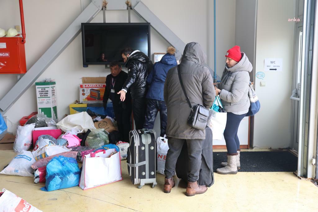 ATAŞEHİR BELEDİYESİ, DEPREMEZEDELERE YARDIM ELİ UZATIYOR